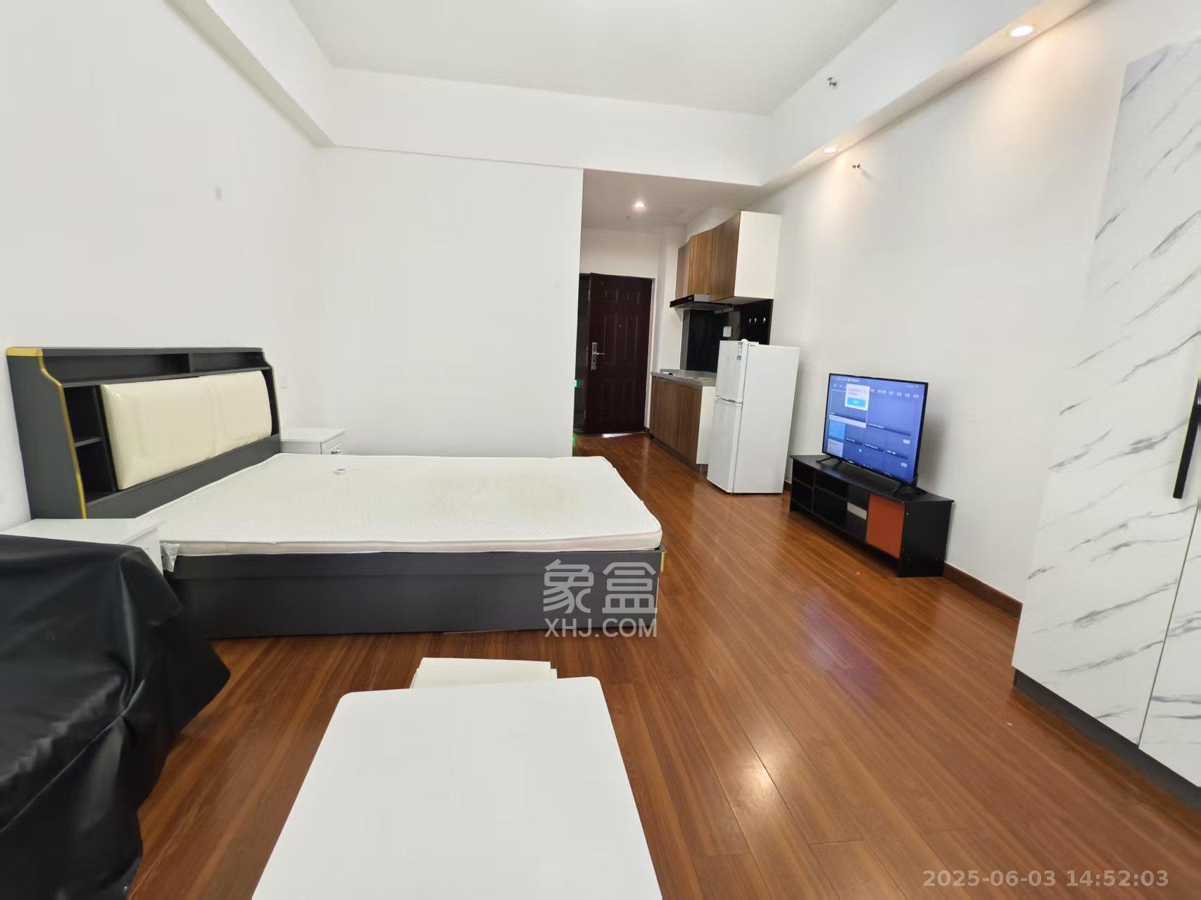 荣泰广场 1室1厅1卫 1400.0元/月 荣泰广场 1室1厅1卫 1400.0元/月室内图