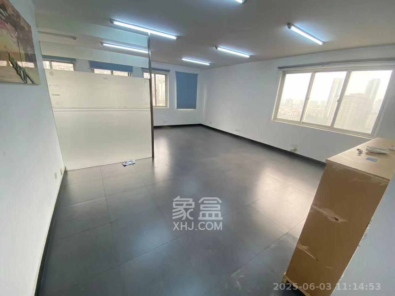 巧克力空间（建鸿达现代大厦）  2室2厅1卫   1800.00元/月室内图