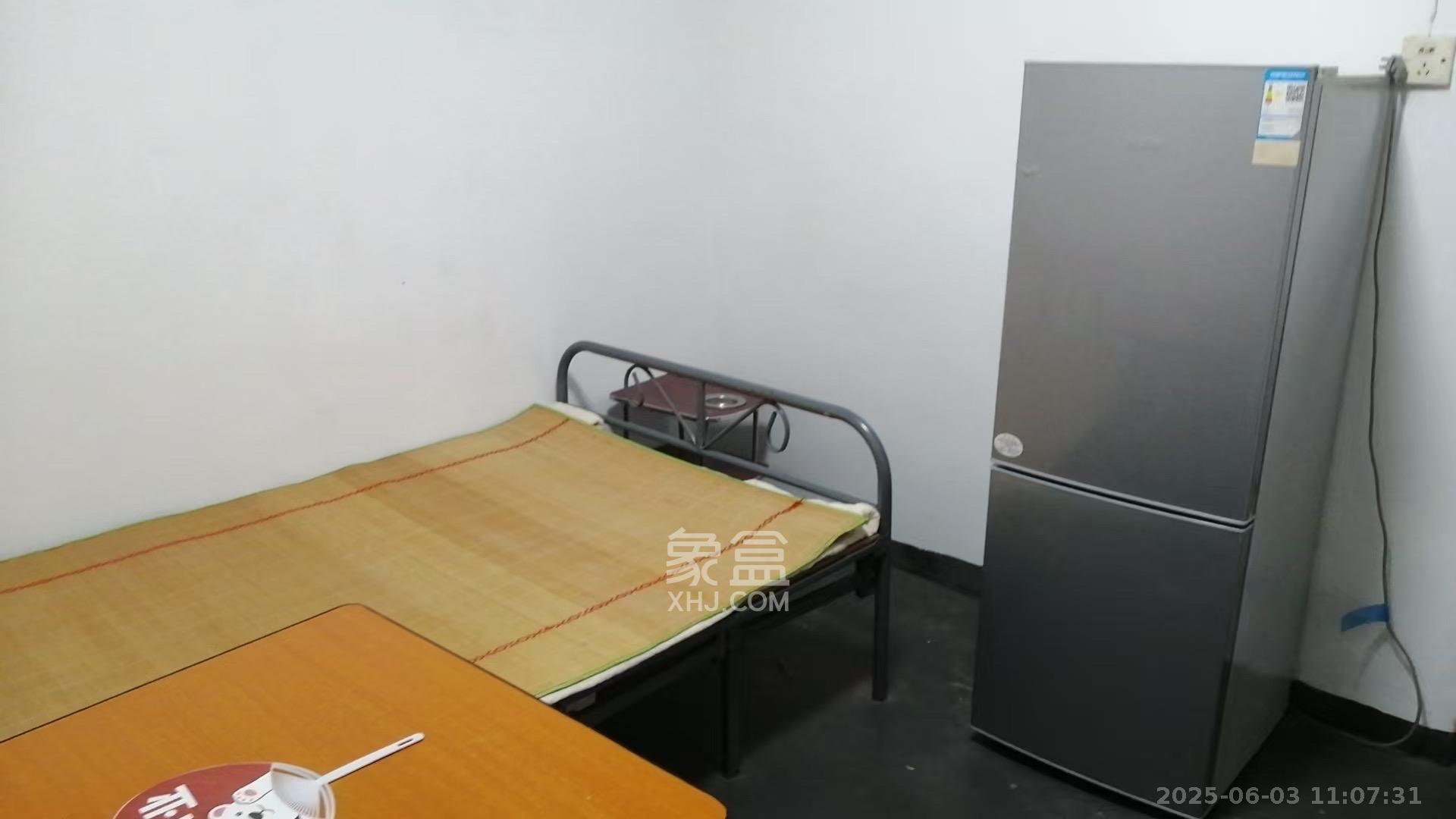 向韶村 1室1厅1卫 1000.0元/月 向韶村 1室1厅1卫 1000.0元/月室内图