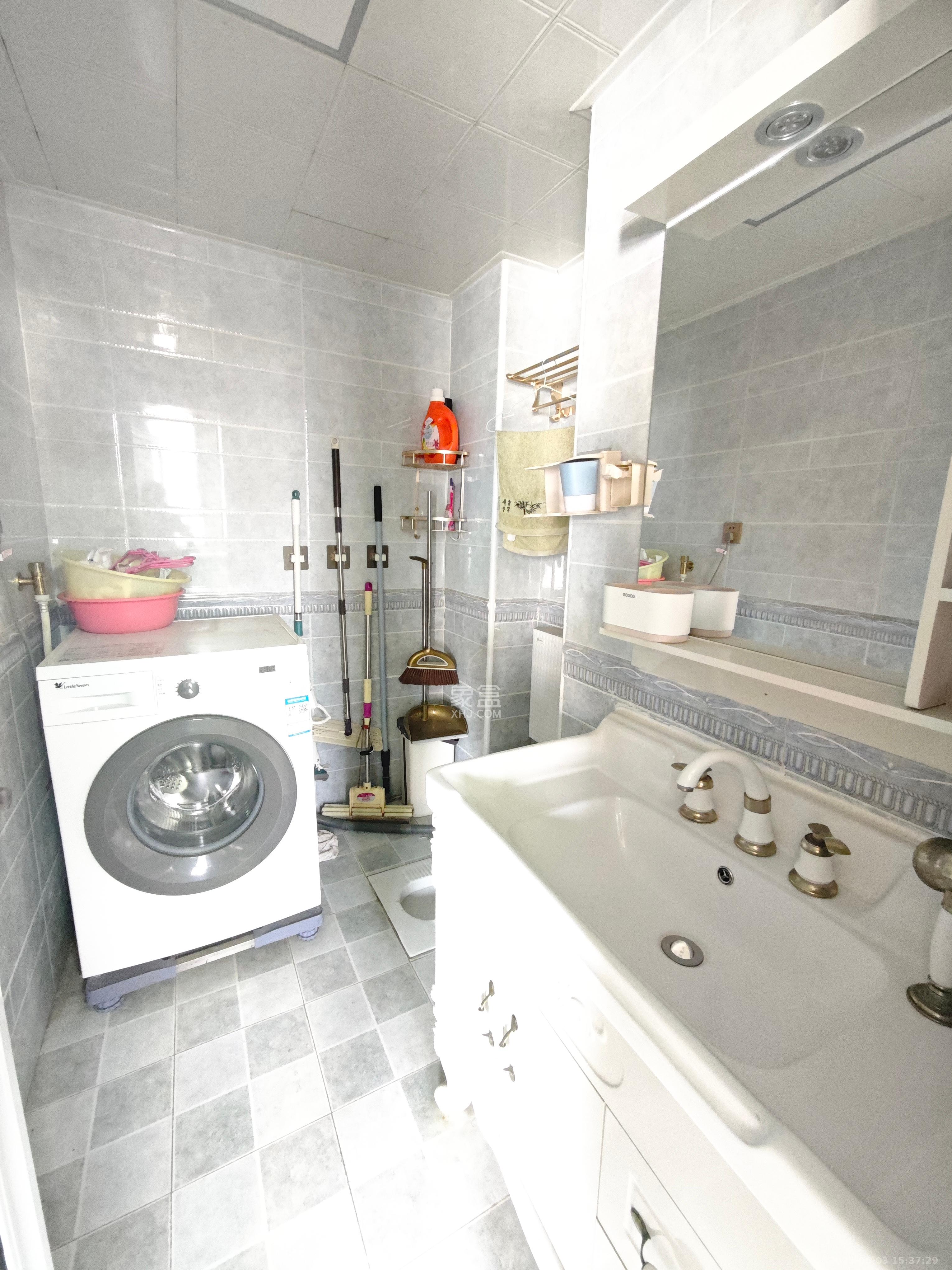 枫华府第 2室2厅1卫 1800.0元/月 枫华府第 2室2厅1卫 1800.0元/月室内图