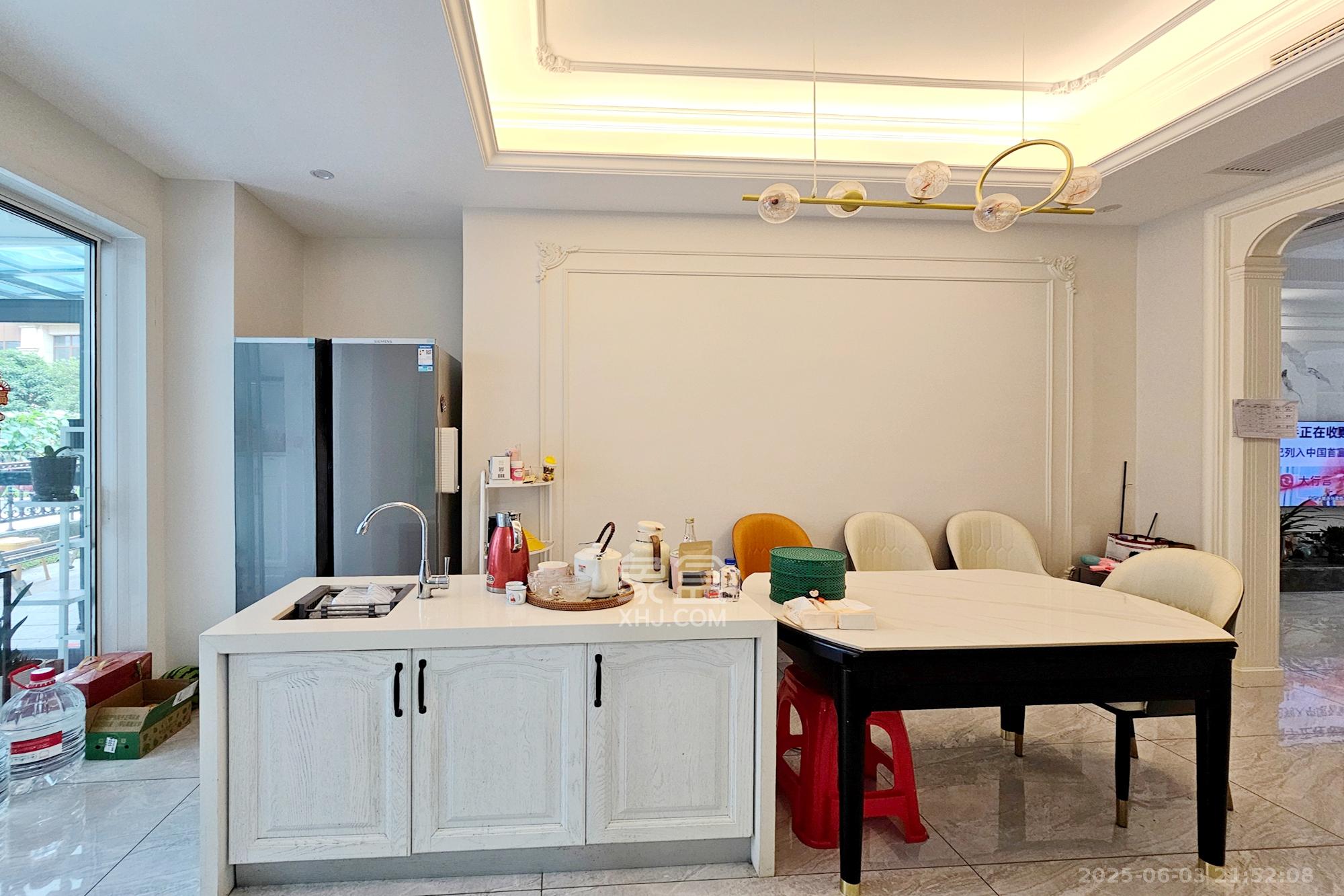 明昇壹城(明昇时代广场)一期 4室2厅3卫 499.0万 明昇壹城(明昇时代广场)一期 4室2厅3卫 499.0万客厅