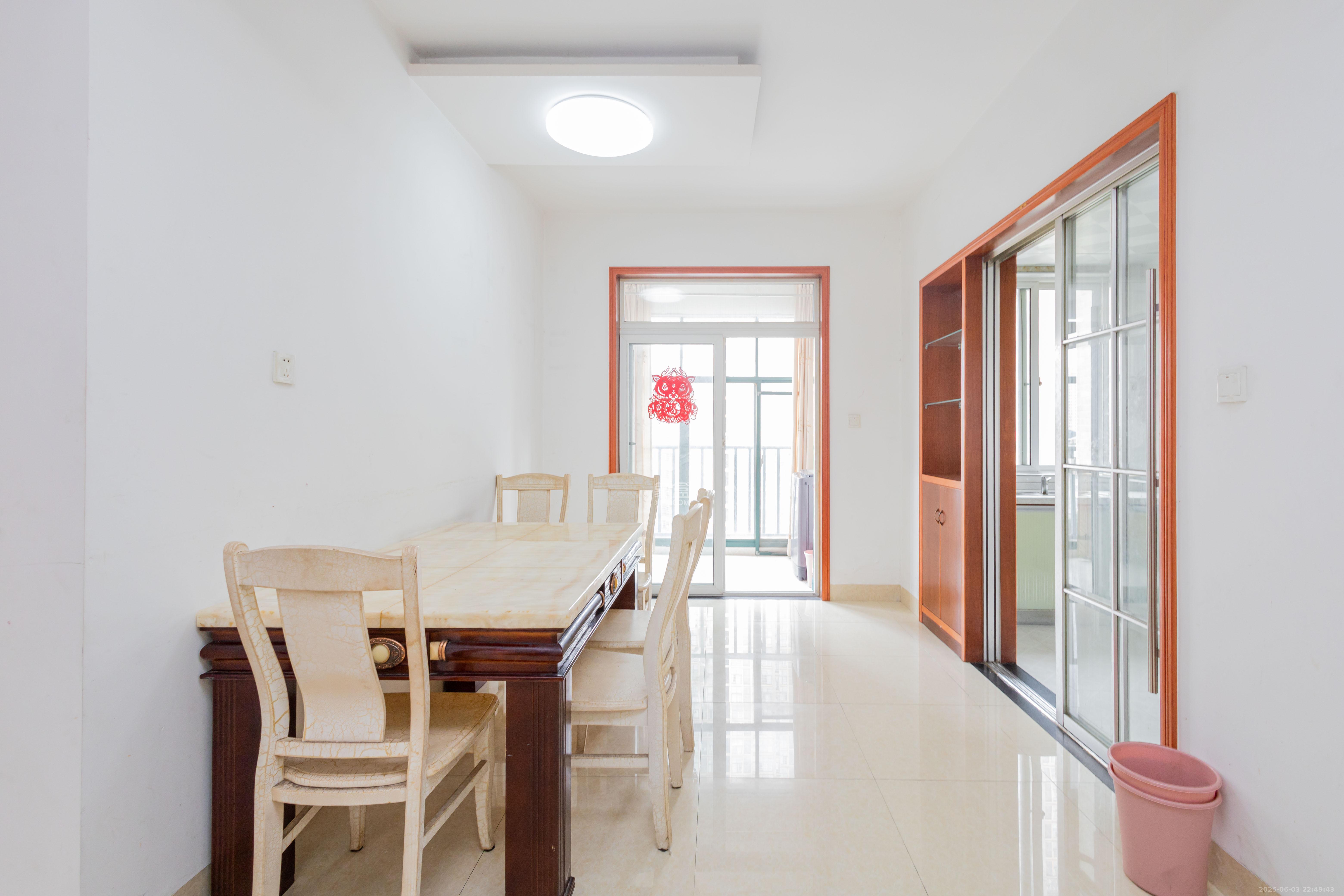 博雅湘水湾 2室2厅1卫 48.0万 博雅湘水湾 2室2厅1卫 48.0万客厅