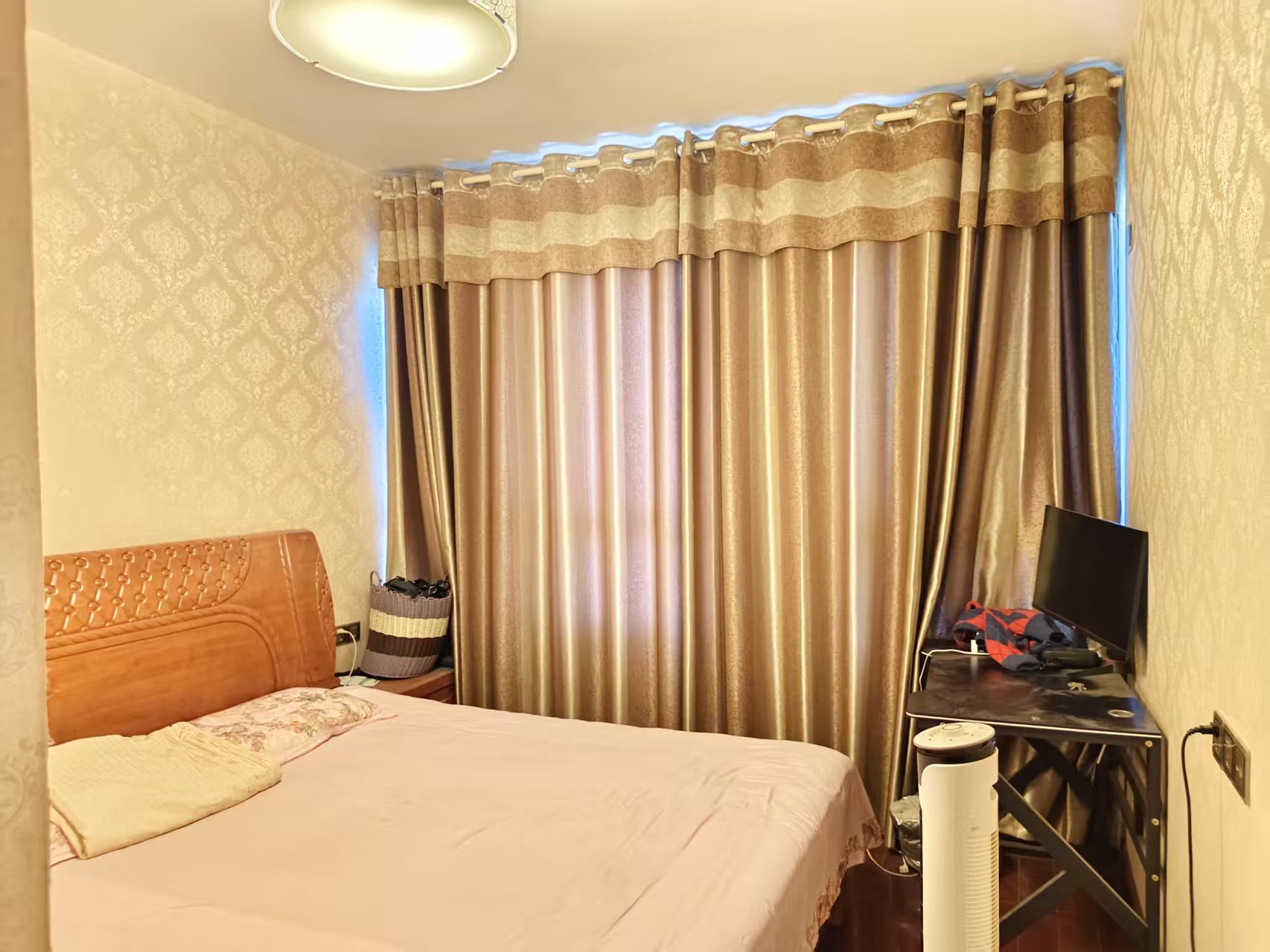 鹏泰路桥大厦 3室2厅2卫 75.0万 鹏泰路桥大厦 3室2厅2卫 75.0万客厅