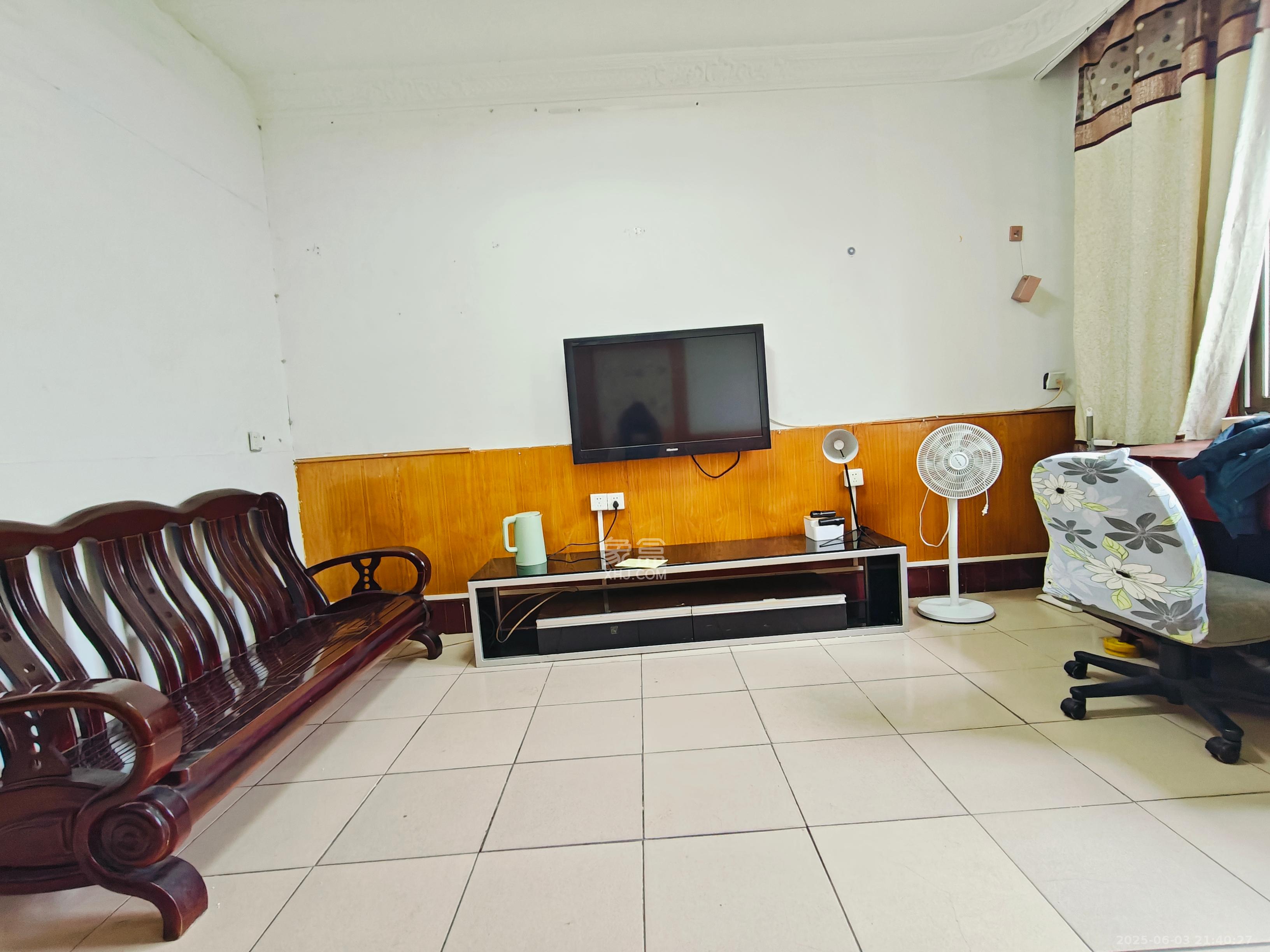 向韶村  2室1厅1卫    1200.0元/月 向韶村  2室1厅1卫    1200.0元/月室内图1