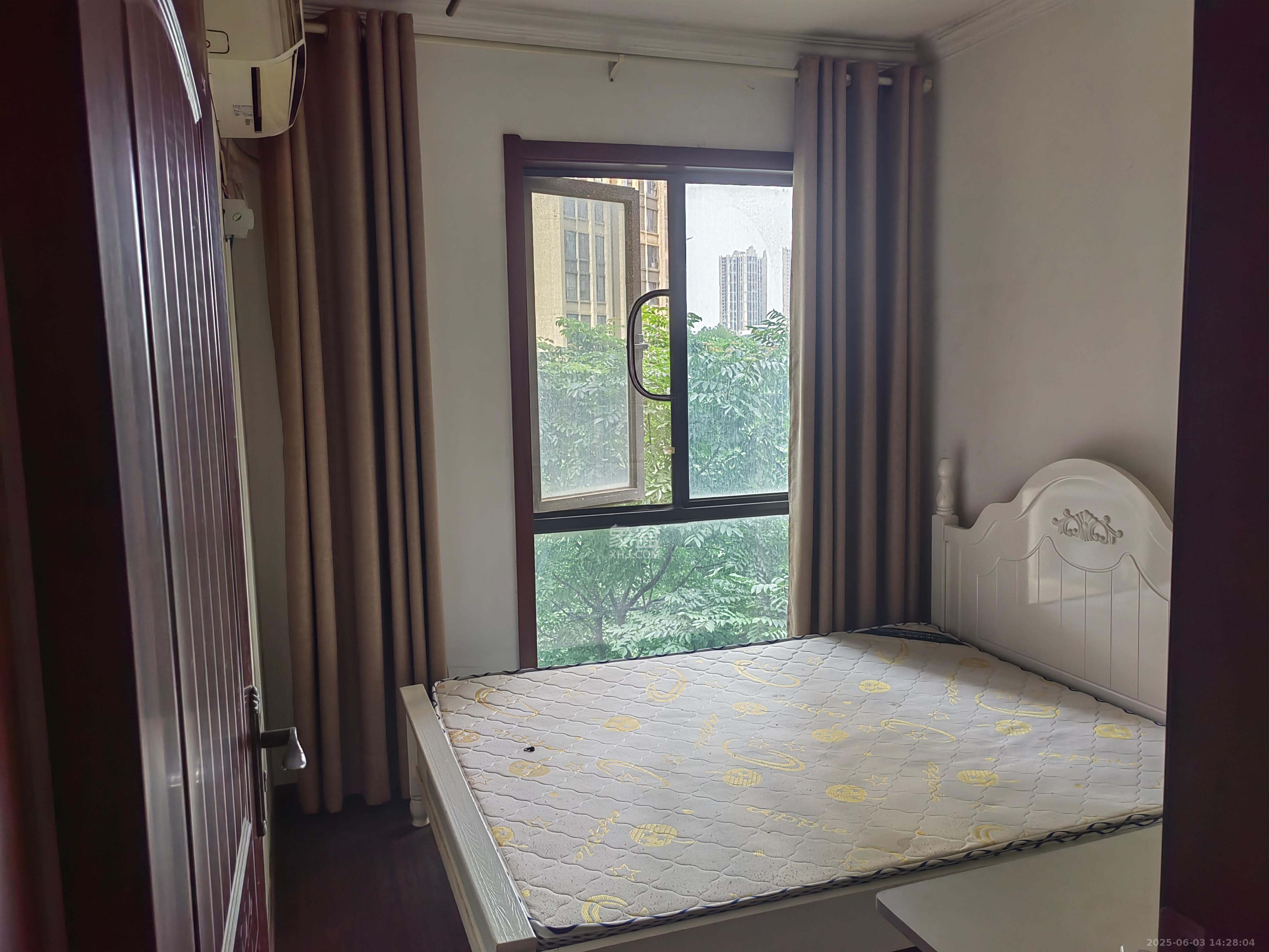 天健壹平方英里(天健芙蓉盛世二期) 6室1厅2卫 5000.0元/月 天健壹平方英里(天健芙蓉盛世二期) 6室1厅2卫 5000.0元/月室内图