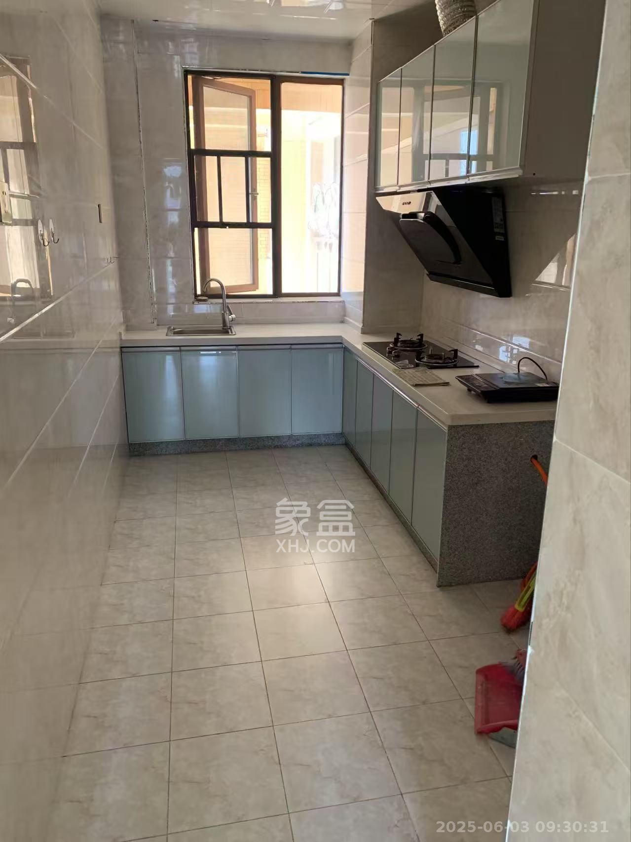 万里时代 4室2厅1卫 3000.0元/月 万里时代 4室2厅1卫 3000.0元/月室内图