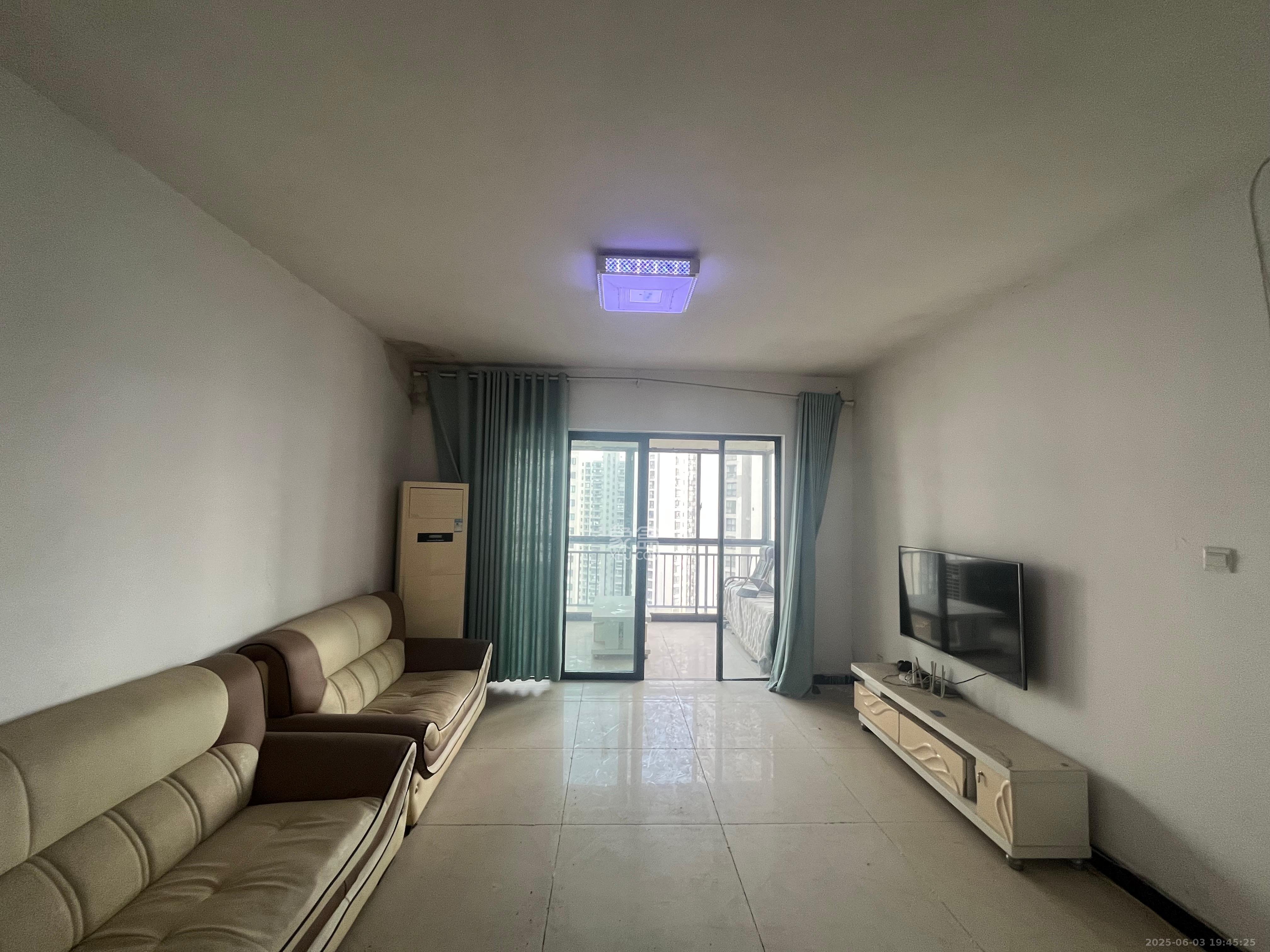 莱茵城  3室2厅2卫    1800.0元/月 莱茵城  3室2厅2卫    1800.0元/月室内图