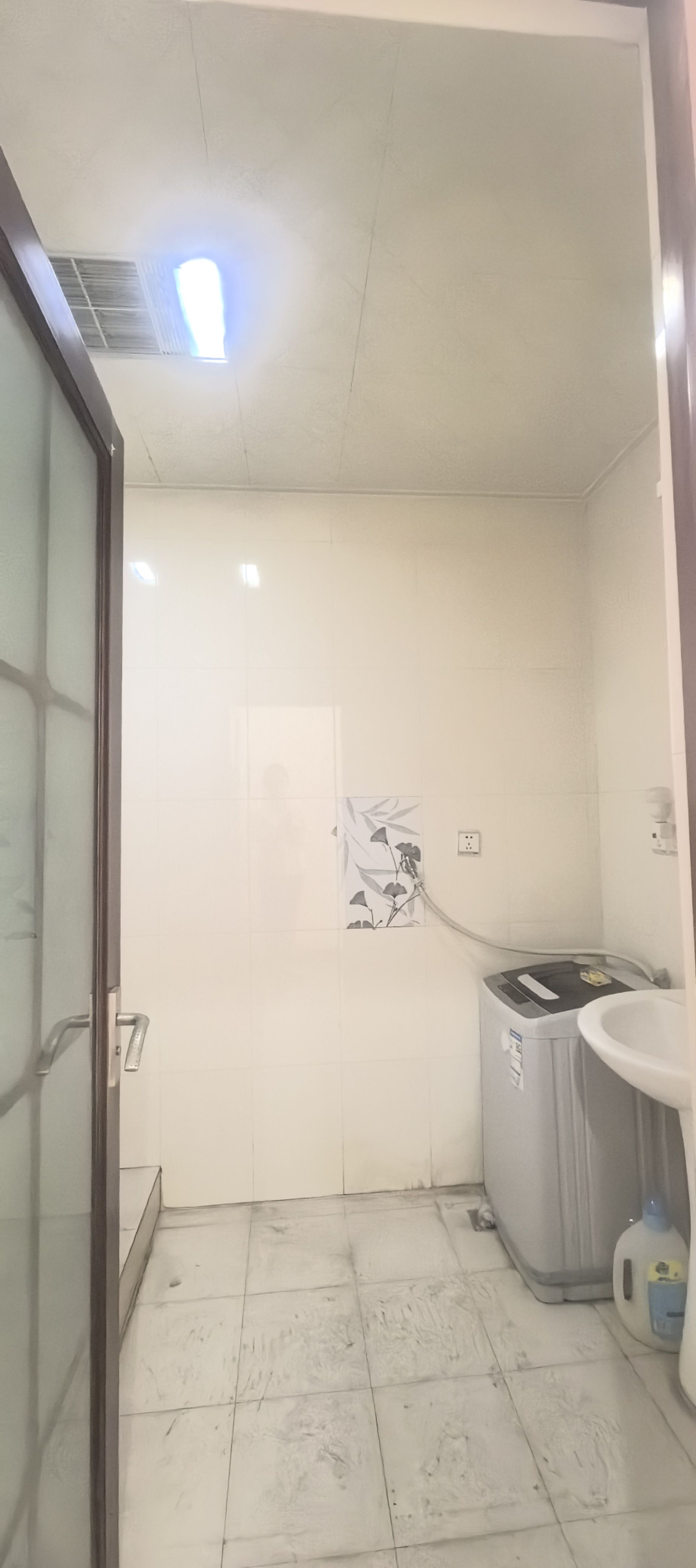 鹏泰国际  1室1厅1卫    750.0元/月 鹏泰国际  1室1厅1卫    750.0元/月室内图