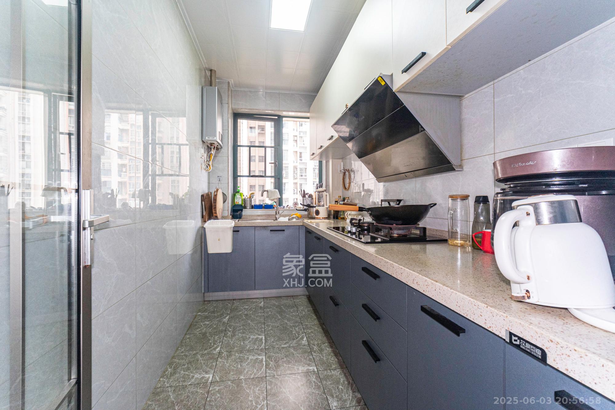 蝴蝶谷 3室2厅2卫 86.8万 蝴蝶谷 3室2厅2卫 86.8万厨房