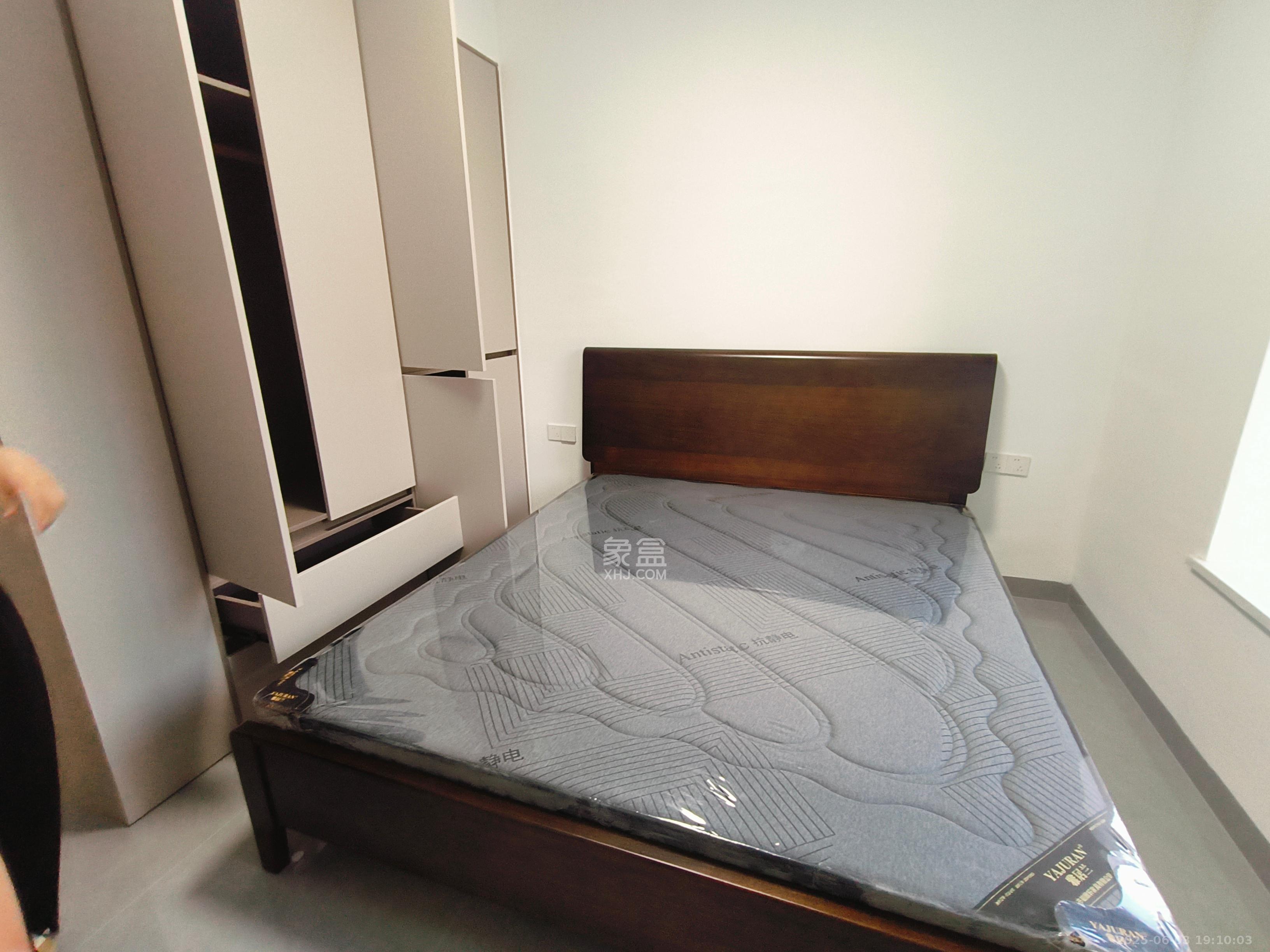 先锋新宇  1室0厅0卫   2000.00元/月室内图1