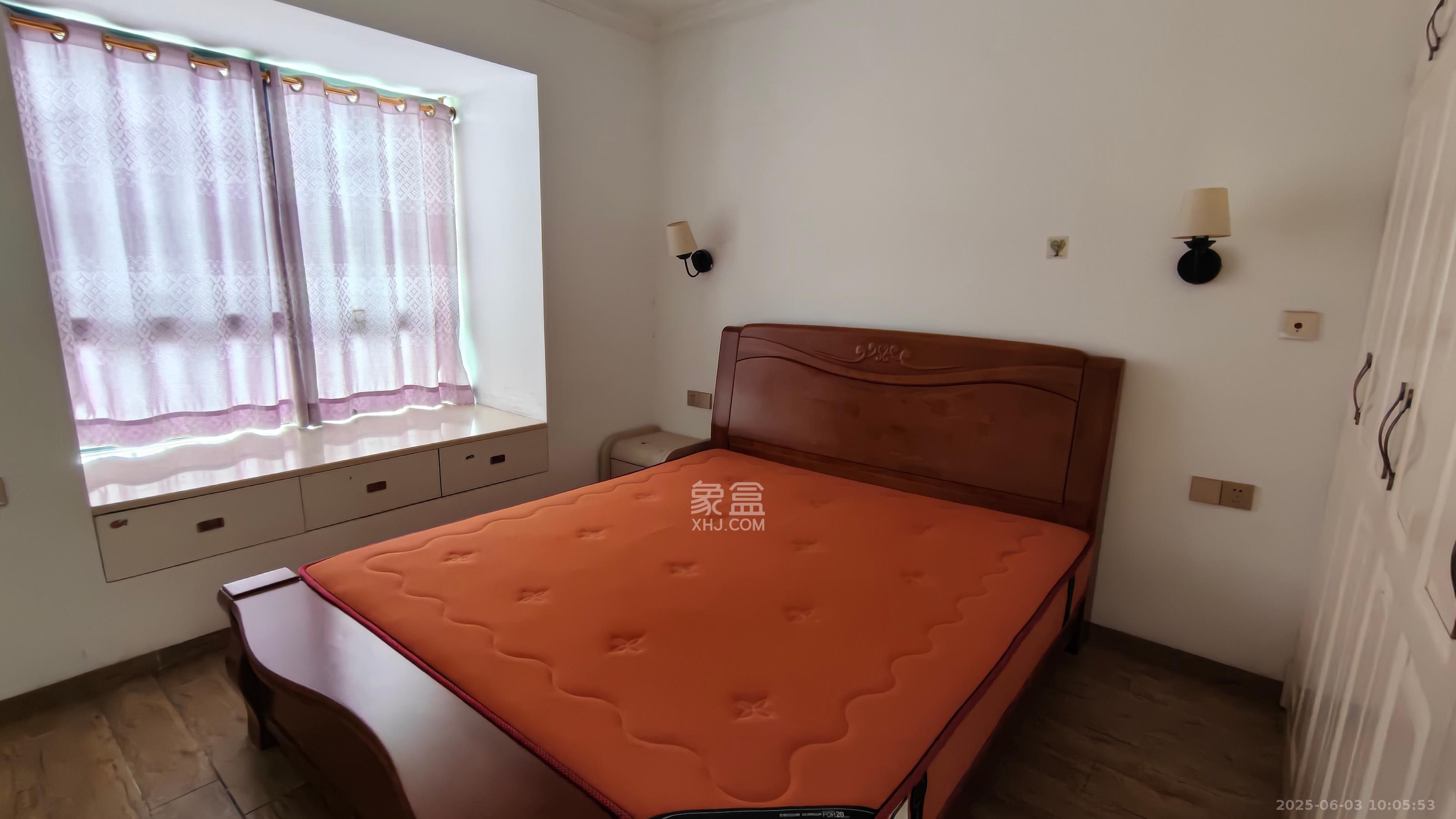 辉宏橄榄城  3室2厅2卫   2500.00元/月室内图