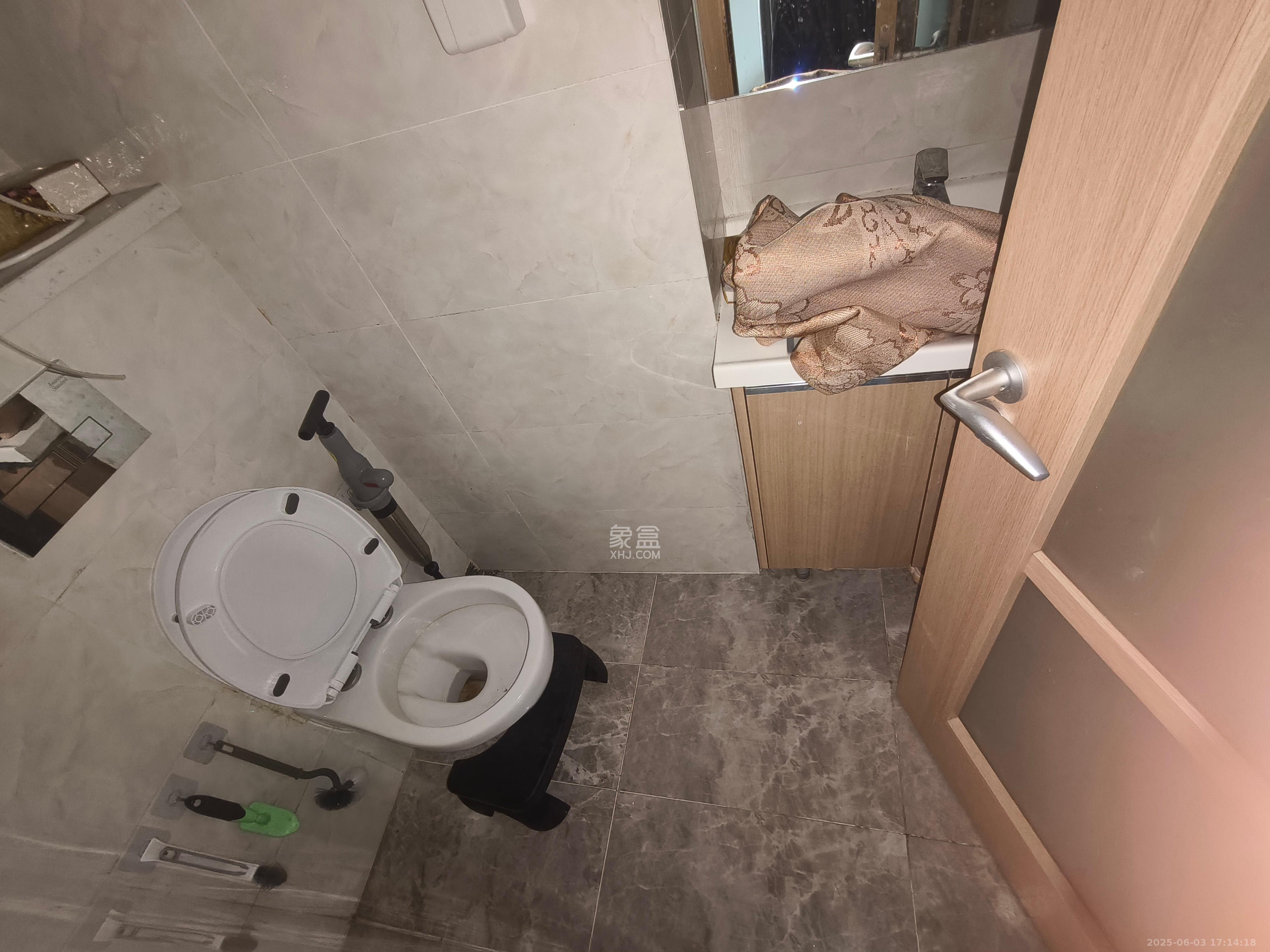 卓越浅水湾  1室1厅1卫    1750.0元/月室内图