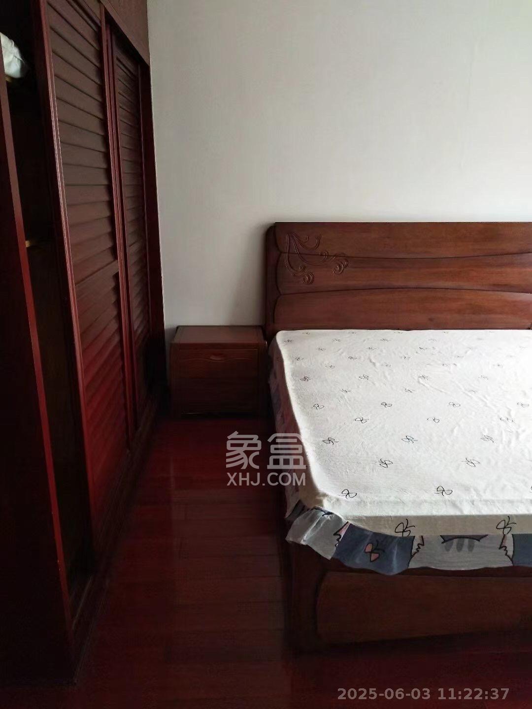 山水英伦  4室2厅2卫    2600.0元/月 山水英伦  4室2厅2卫    2600.0元/月室内图