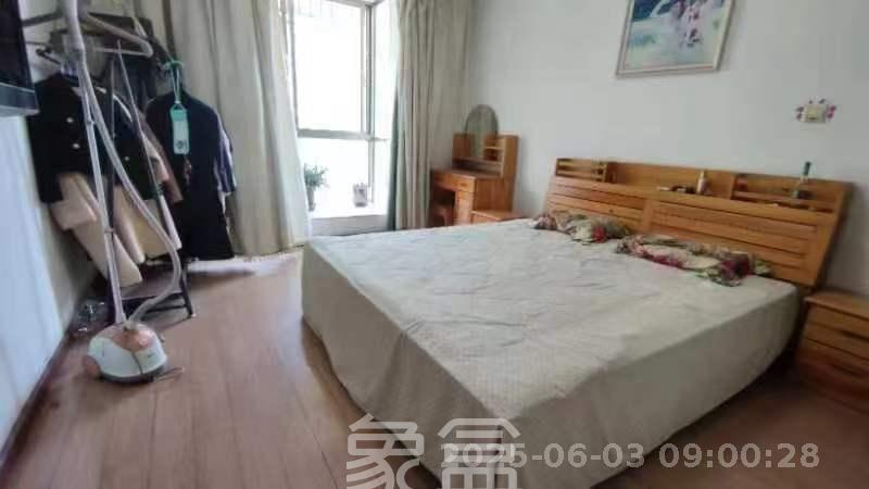 麓谷沐春园  3室2厅1卫   2300.00元/月室内图