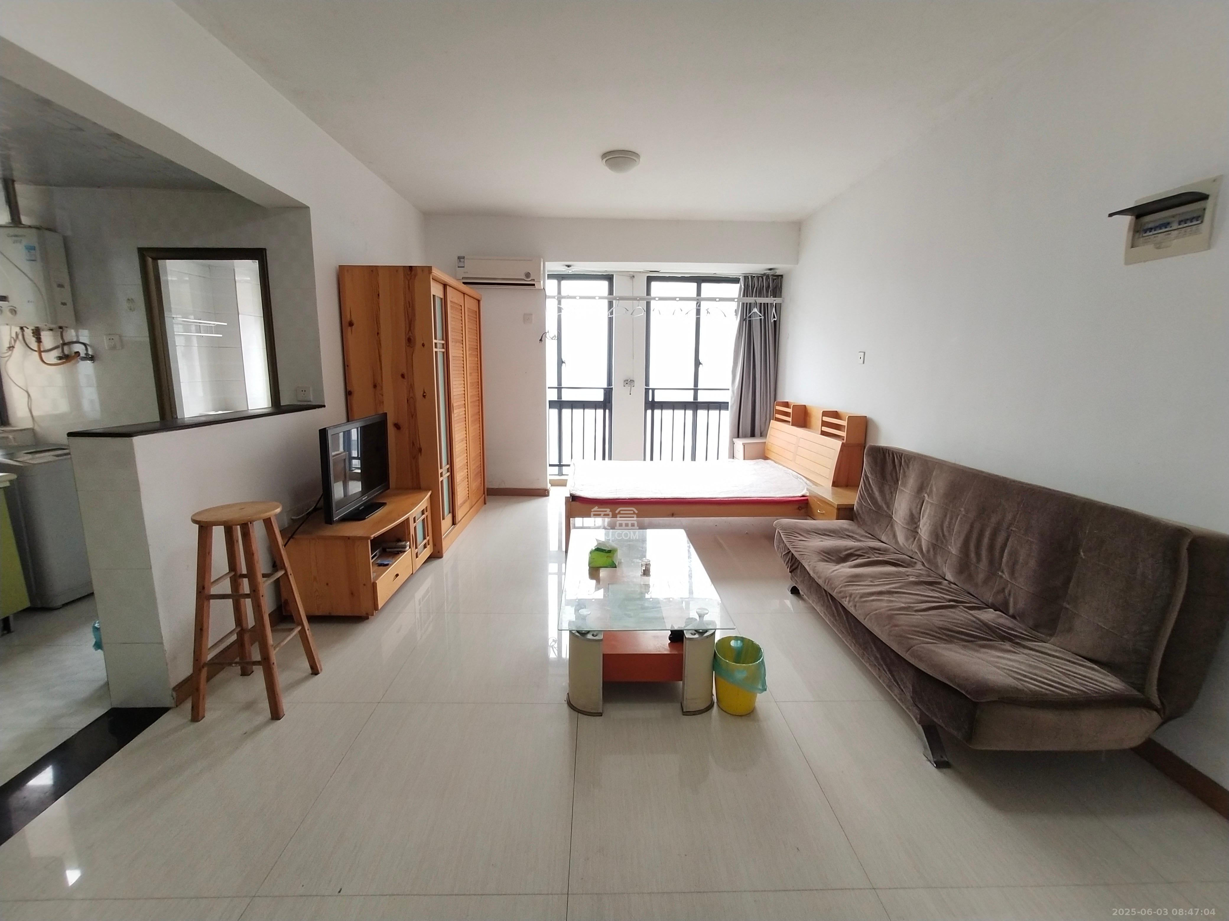 翡翠华庭 1室1厅1卫 1470.0元/月 翡翠华庭 1室1厅1卫 1470.0元/月室内图