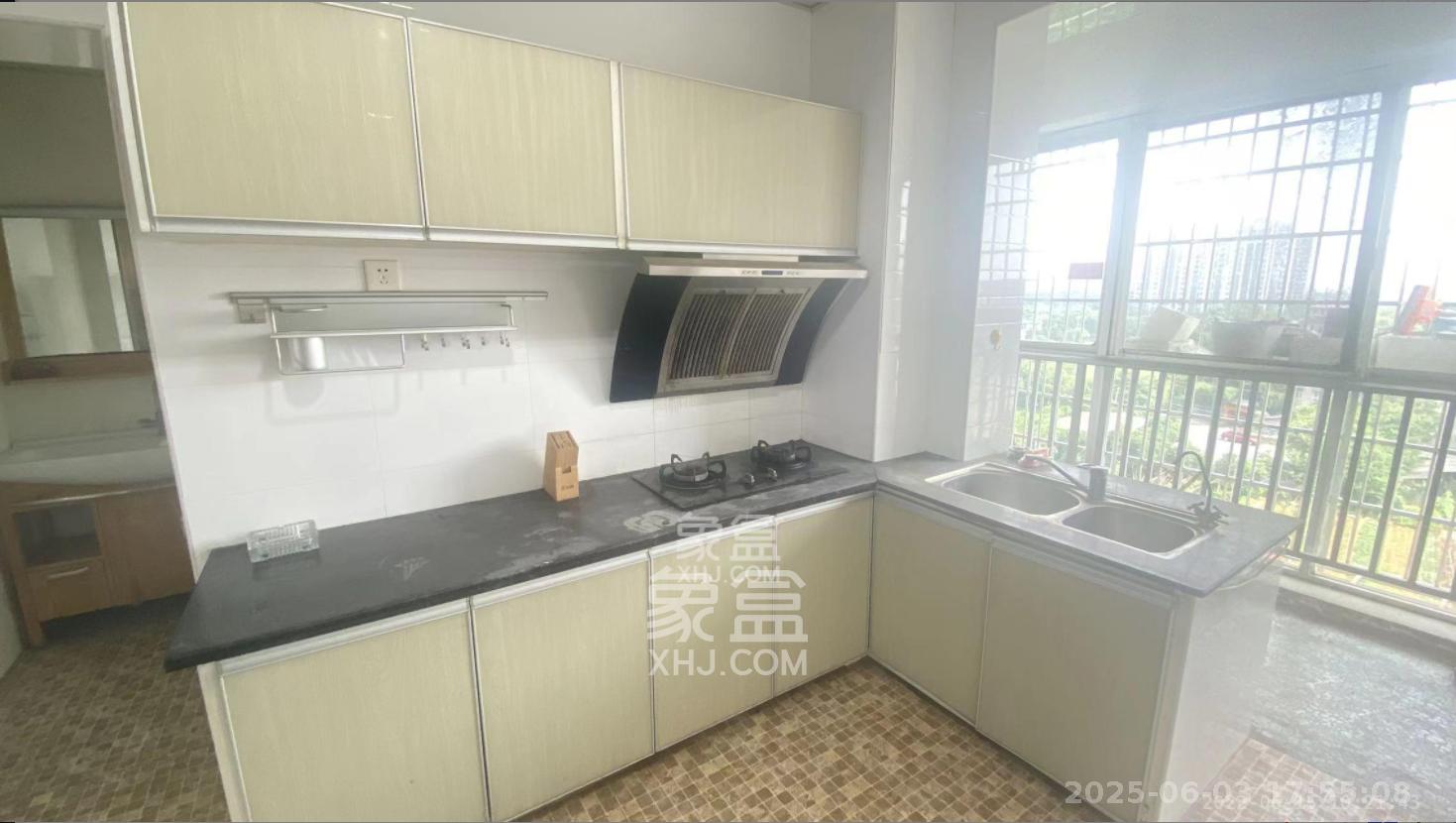 奋飞一百小区 4室2厅2卫 1500.0元/月 奋飞一百小区 4室2厅2卫 1500.0元/月室内图