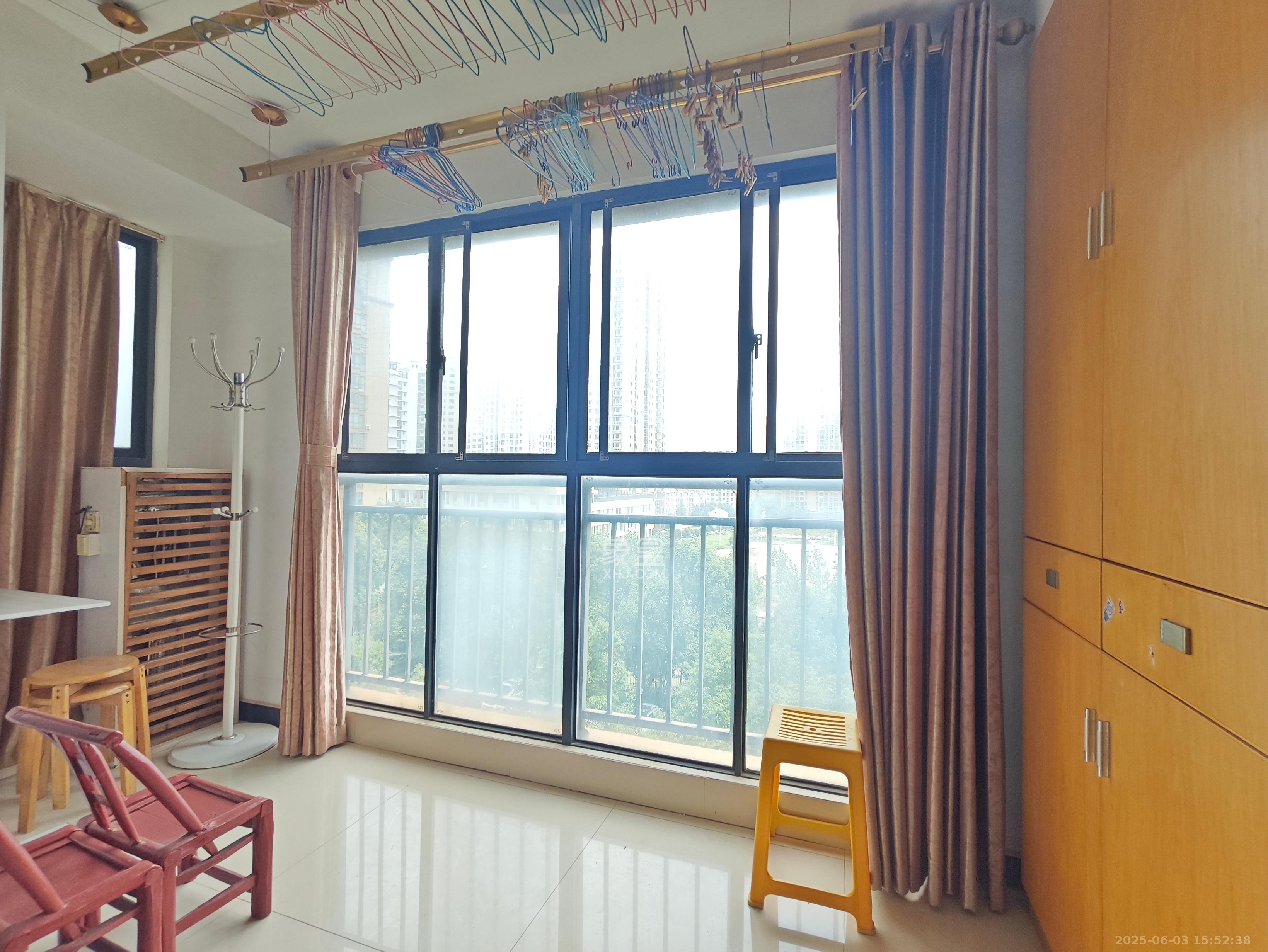 中建麓山和苑  2室2厅1卫   1600.00元/月室内图