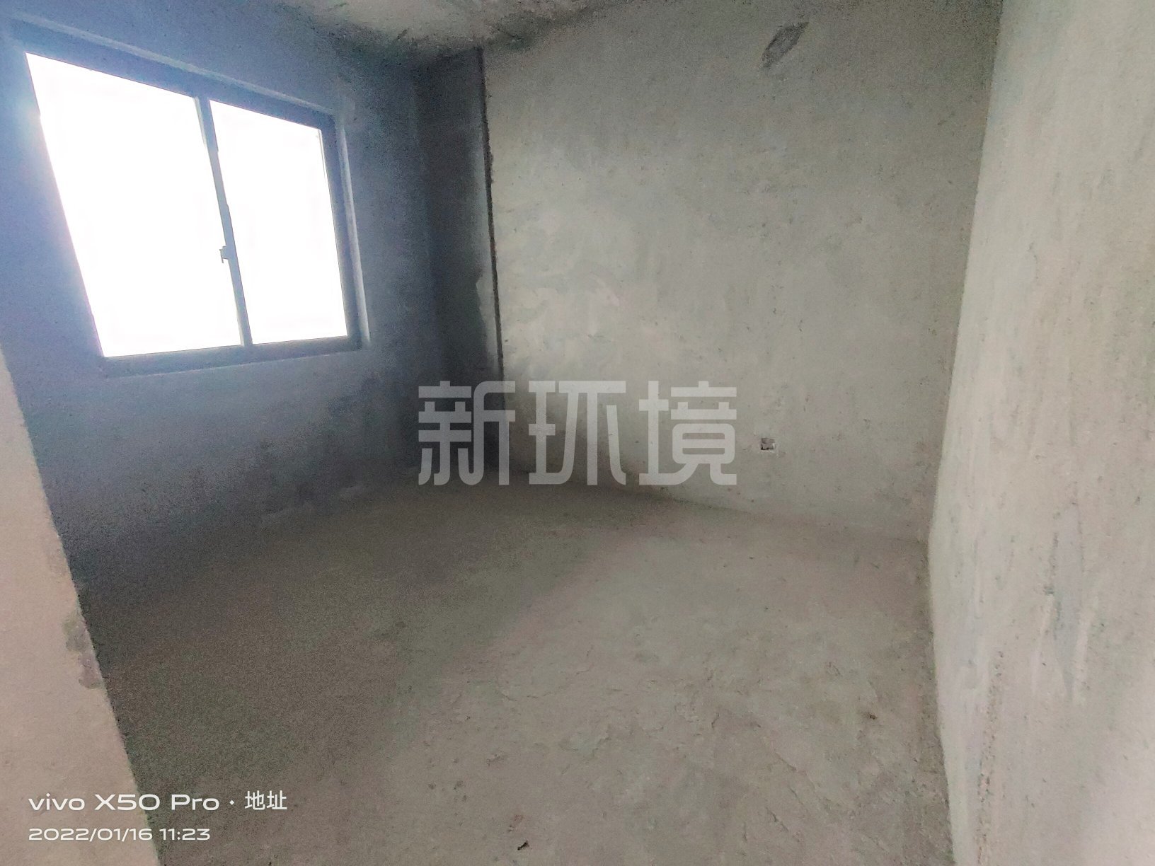 江与城  3室2厅2卫   102.00万客厅