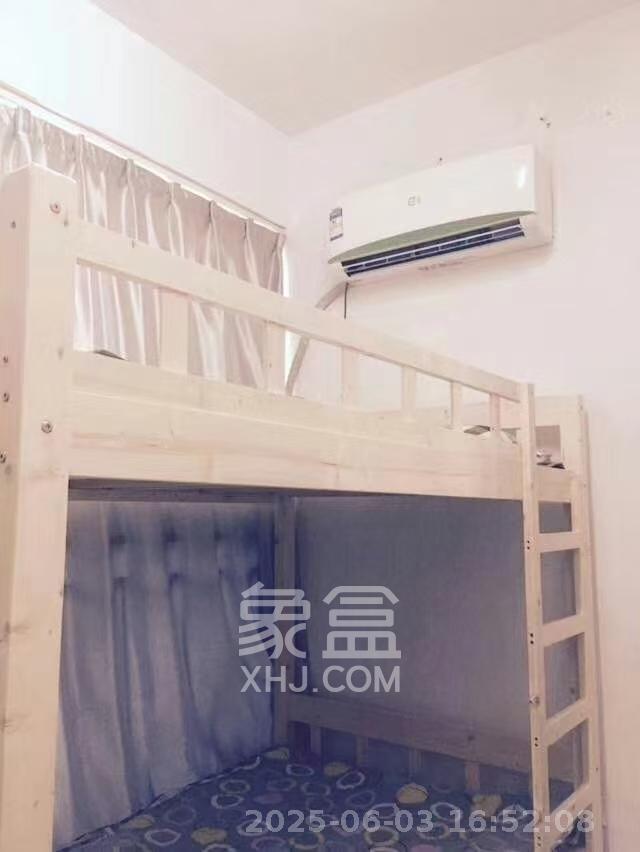 天城湖光山色  4室2厅2卫   3400.00元/月室内图