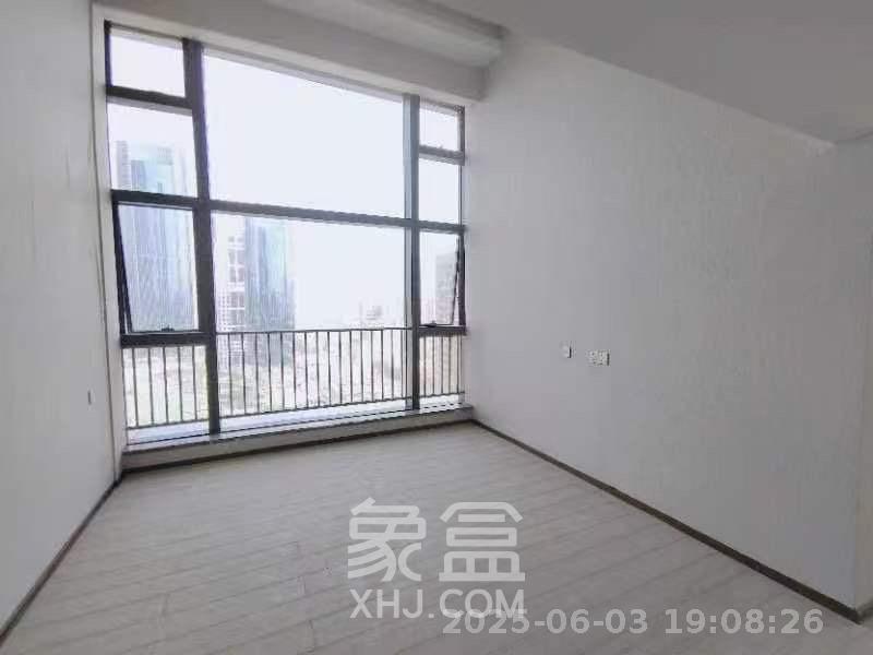 华远华时代  4室2厅2卫   4800.00元/月