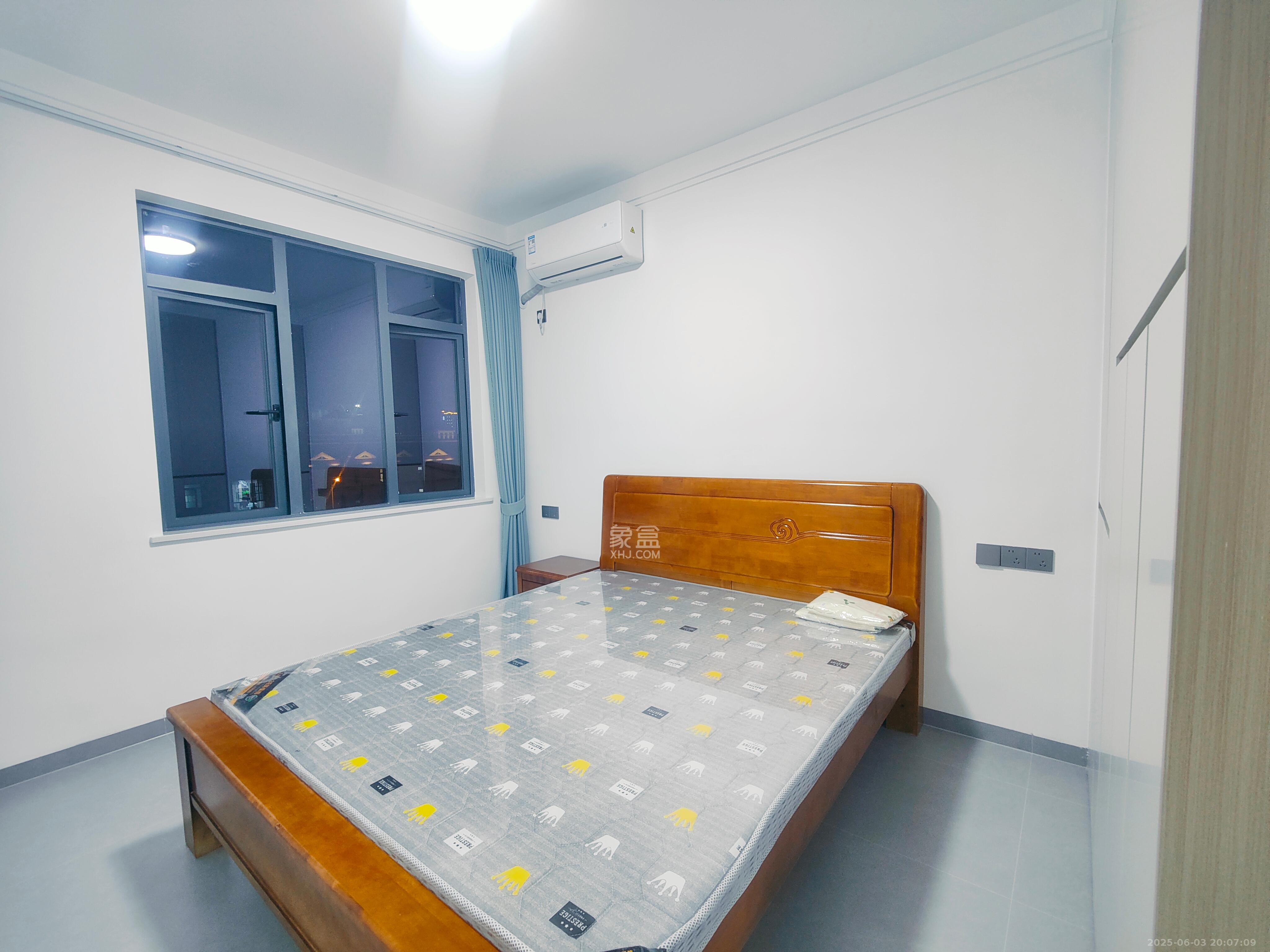 先锋新宇  3室1厅1卫   2000.00元/月室内图