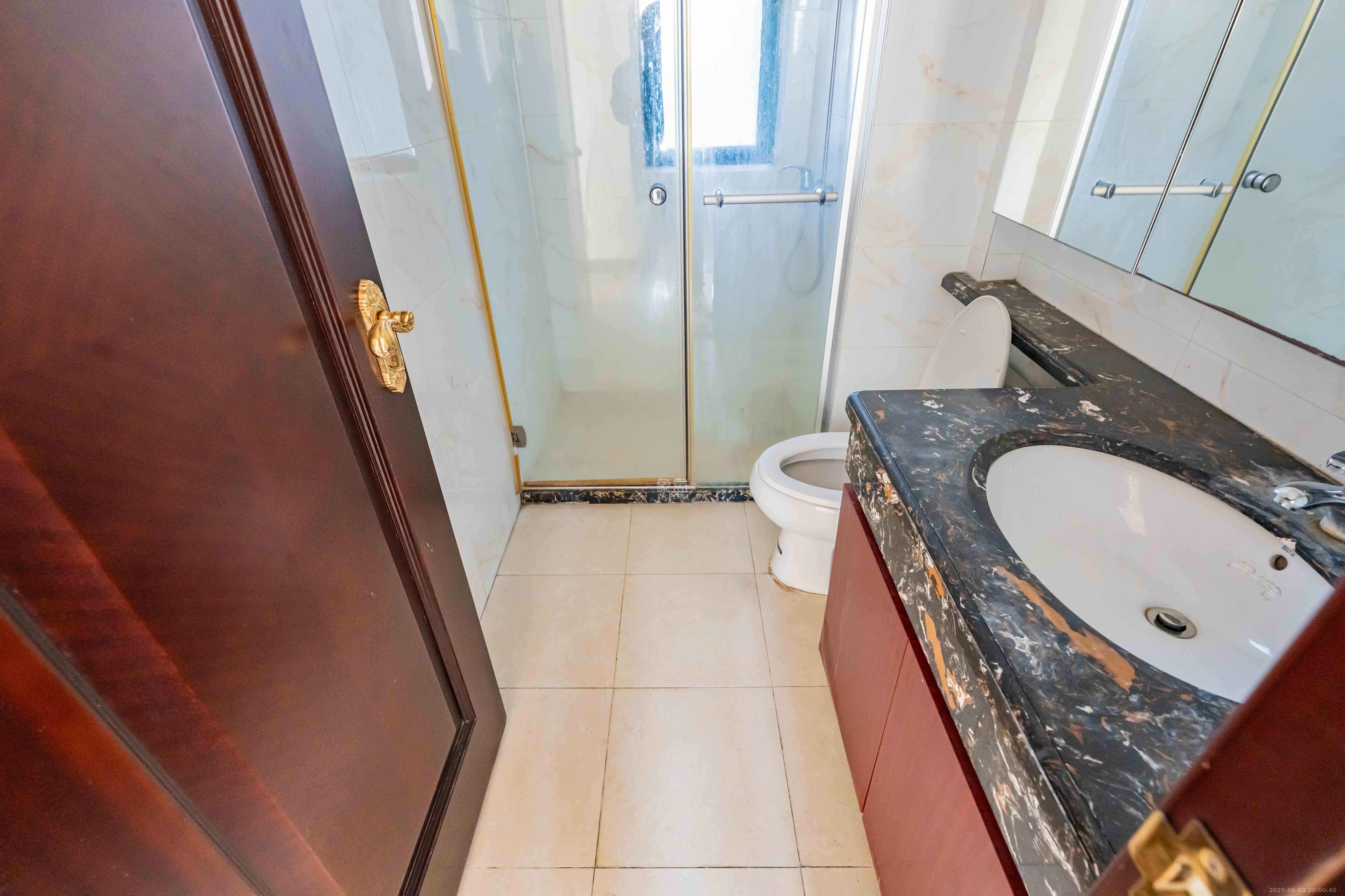 恒大雅苑  3室2厅1卫    63.0万 恒大雅苑  3室2厅1卫    63.0万卫生间