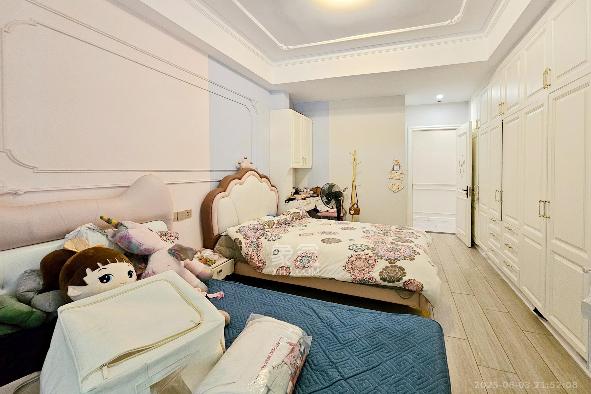 明昇壹城(明昇时代广场)一期 4室2厅3卫 499.0万 明昇壹城(明昇时代广场)一期 4室2厅3卫 499.0万卧室