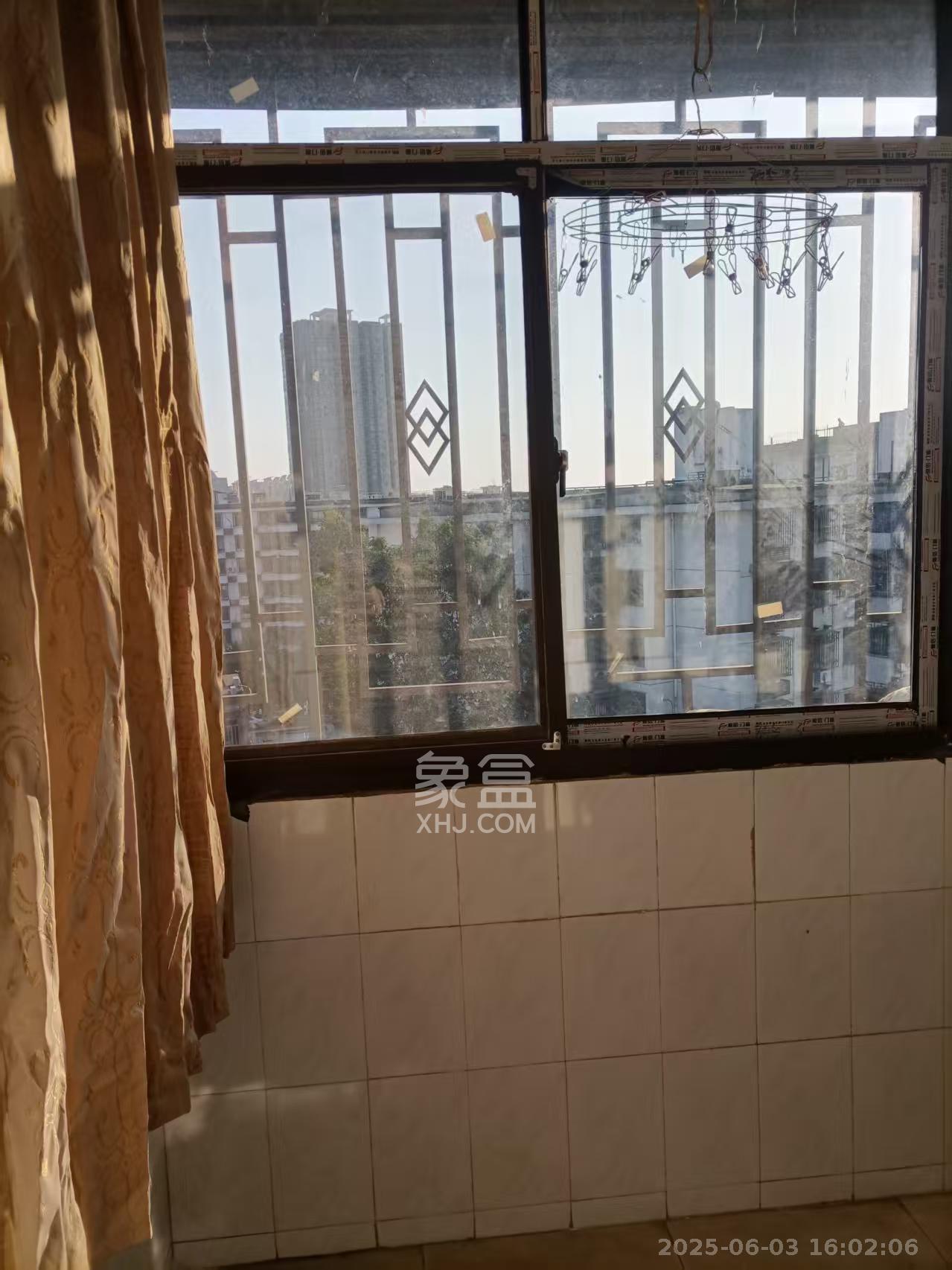 文庙坪小区 2室1厅1卫 1100.0元/月 文庙坪小区 2室1厅1卫 1100.0元/月室内图