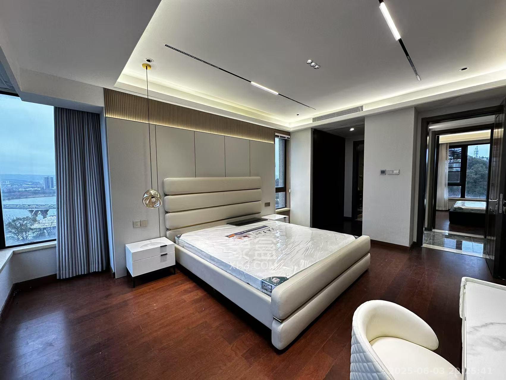 万科紫台 4室2厅2卫 12000.0元/月 万科紫台 4室2厅2卫 12000.0元/月室内图