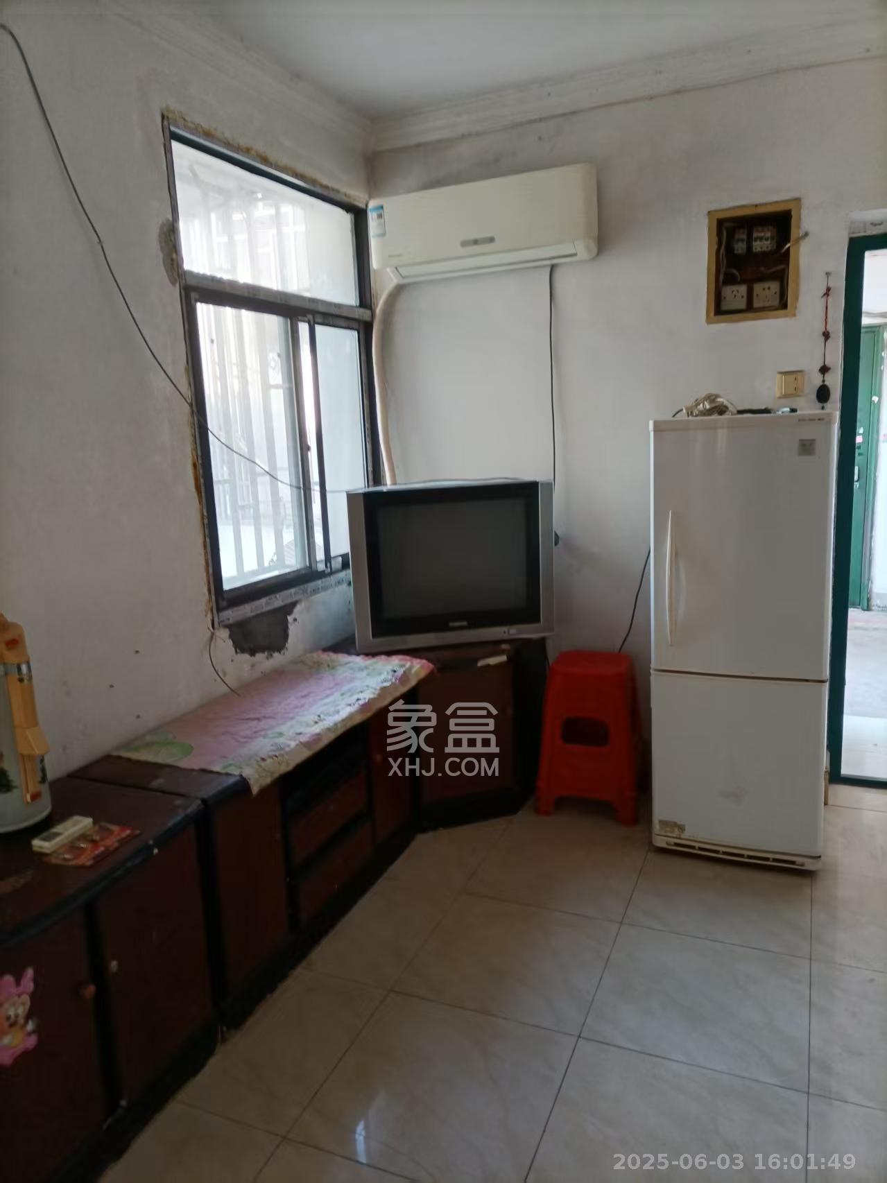 文庙坪小区 2室1厅1卫 1100.0元/月 文庙坪小区 2室1厅1卫 1100.0元/月室内图