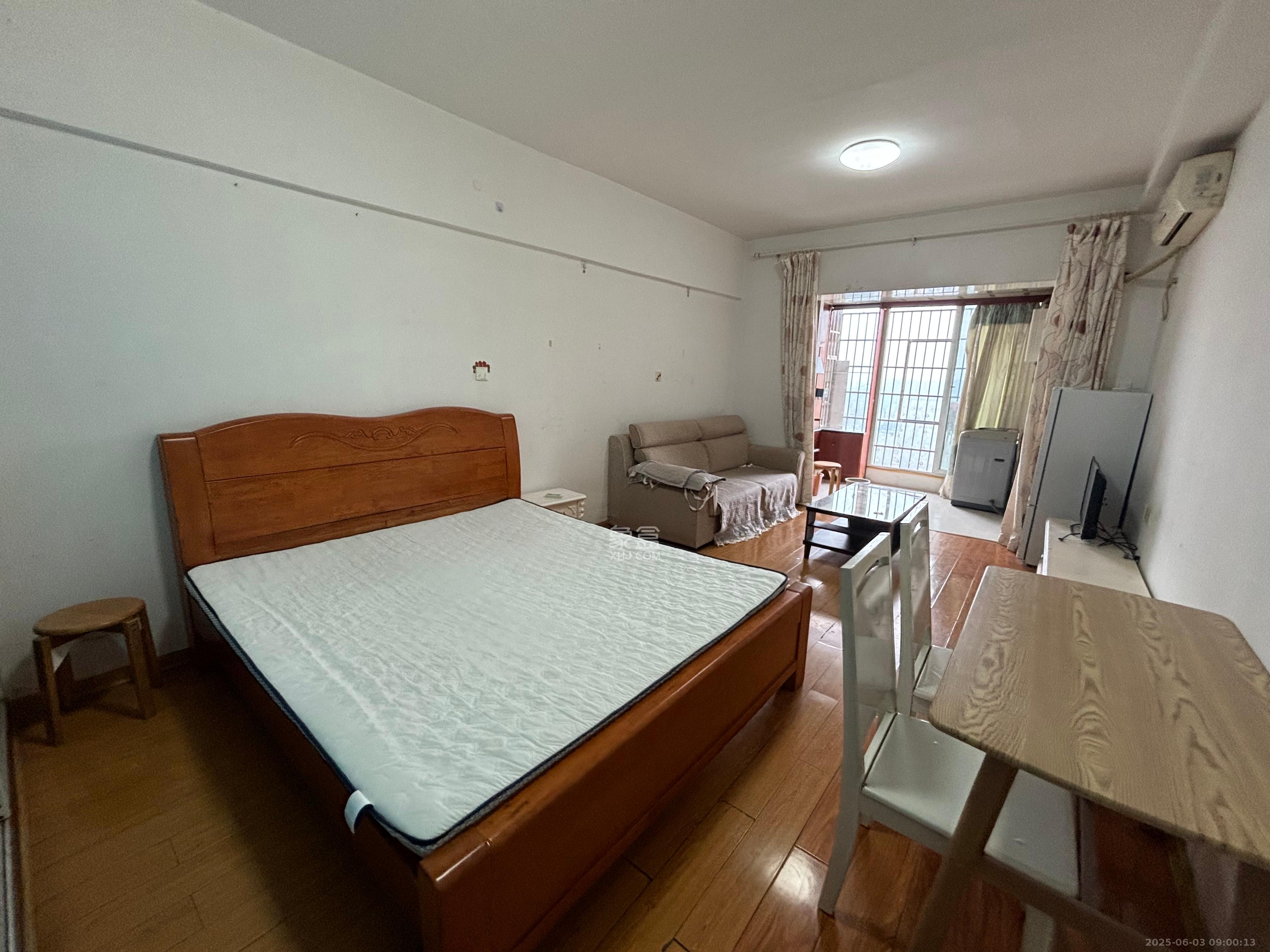 尚都花园城  1室1厅1卫    1100.0元/月室内图1