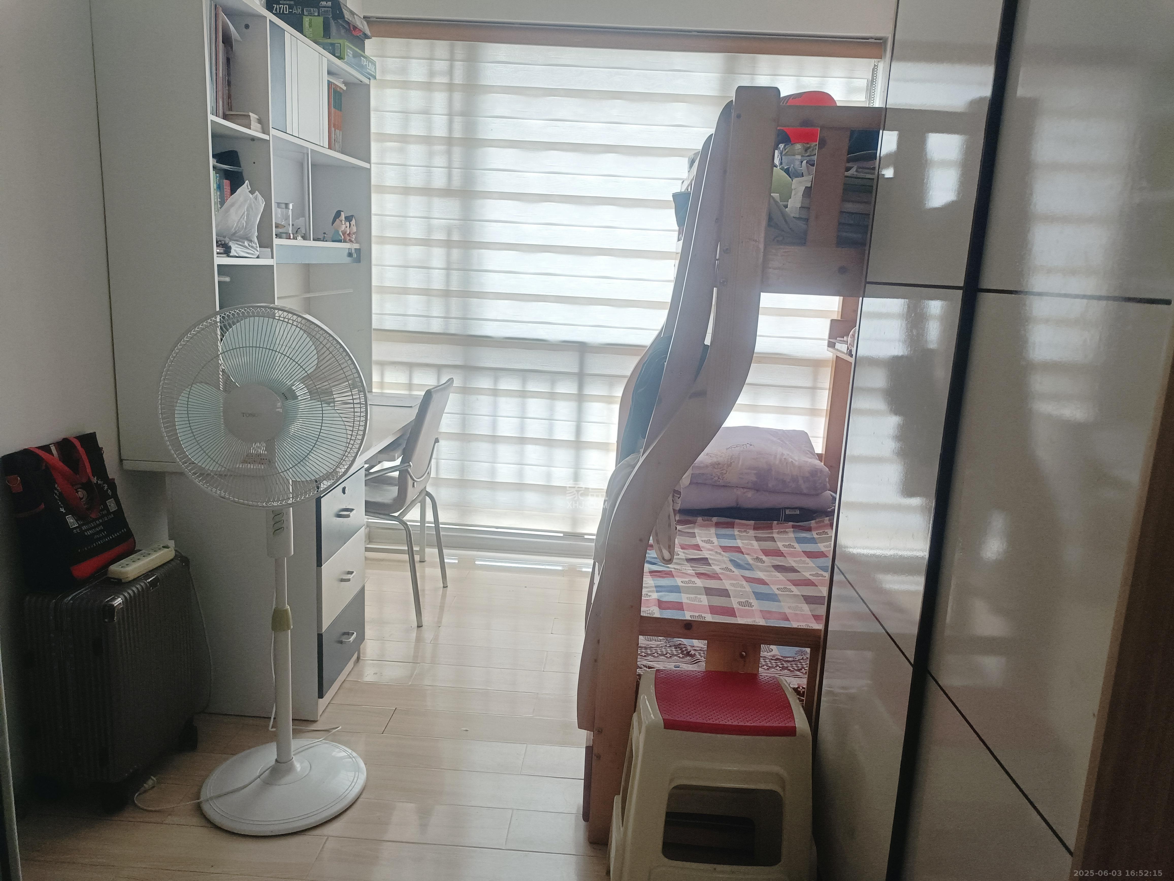 翡翠华庭  2室2厅1卫   2400.00元/月室内图