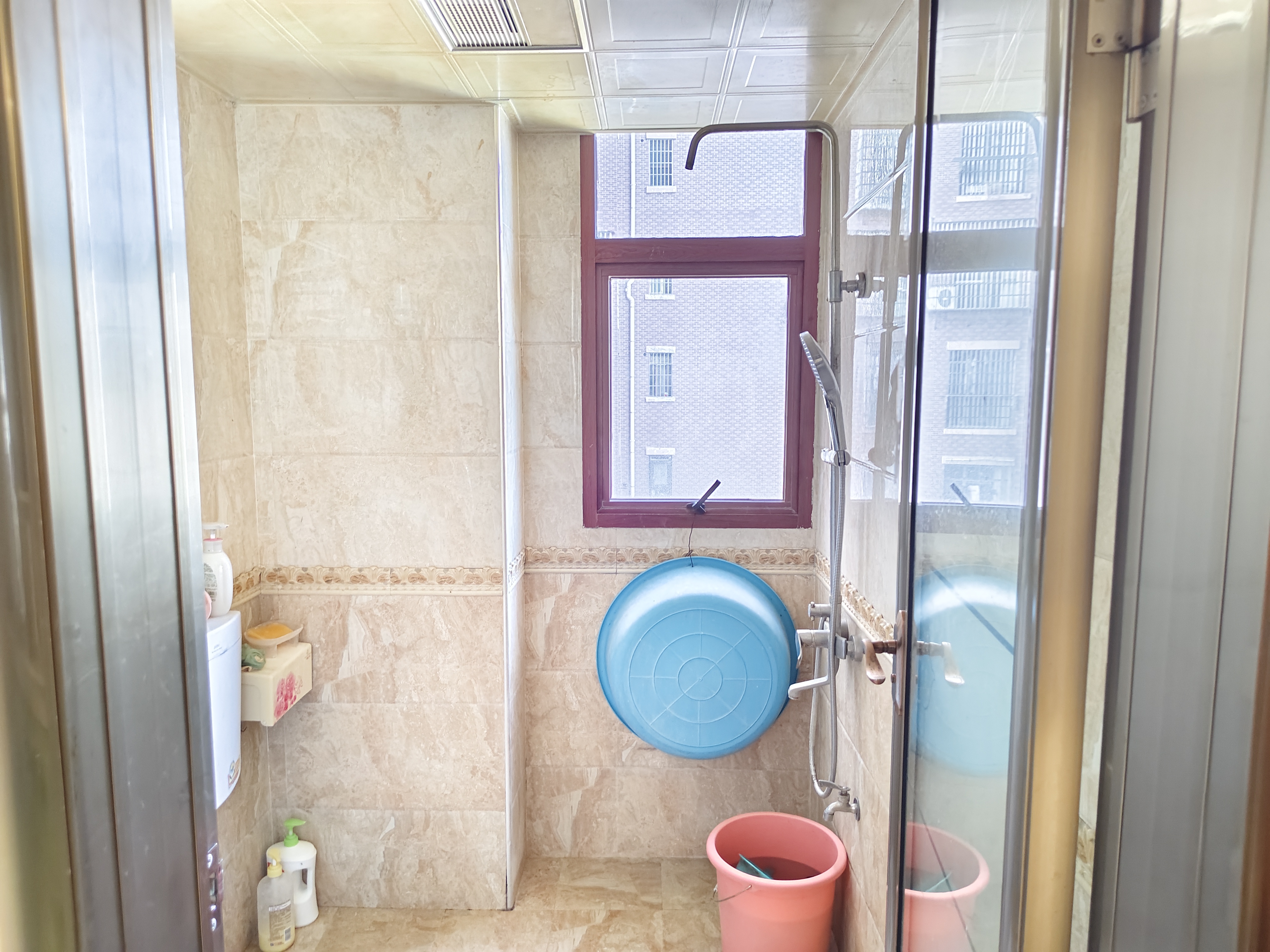 鹏泰路桥大厦 3室2厅2卫 75.0万 鹏泰路桥大厦 3室2厅2卫 75.0万客厅