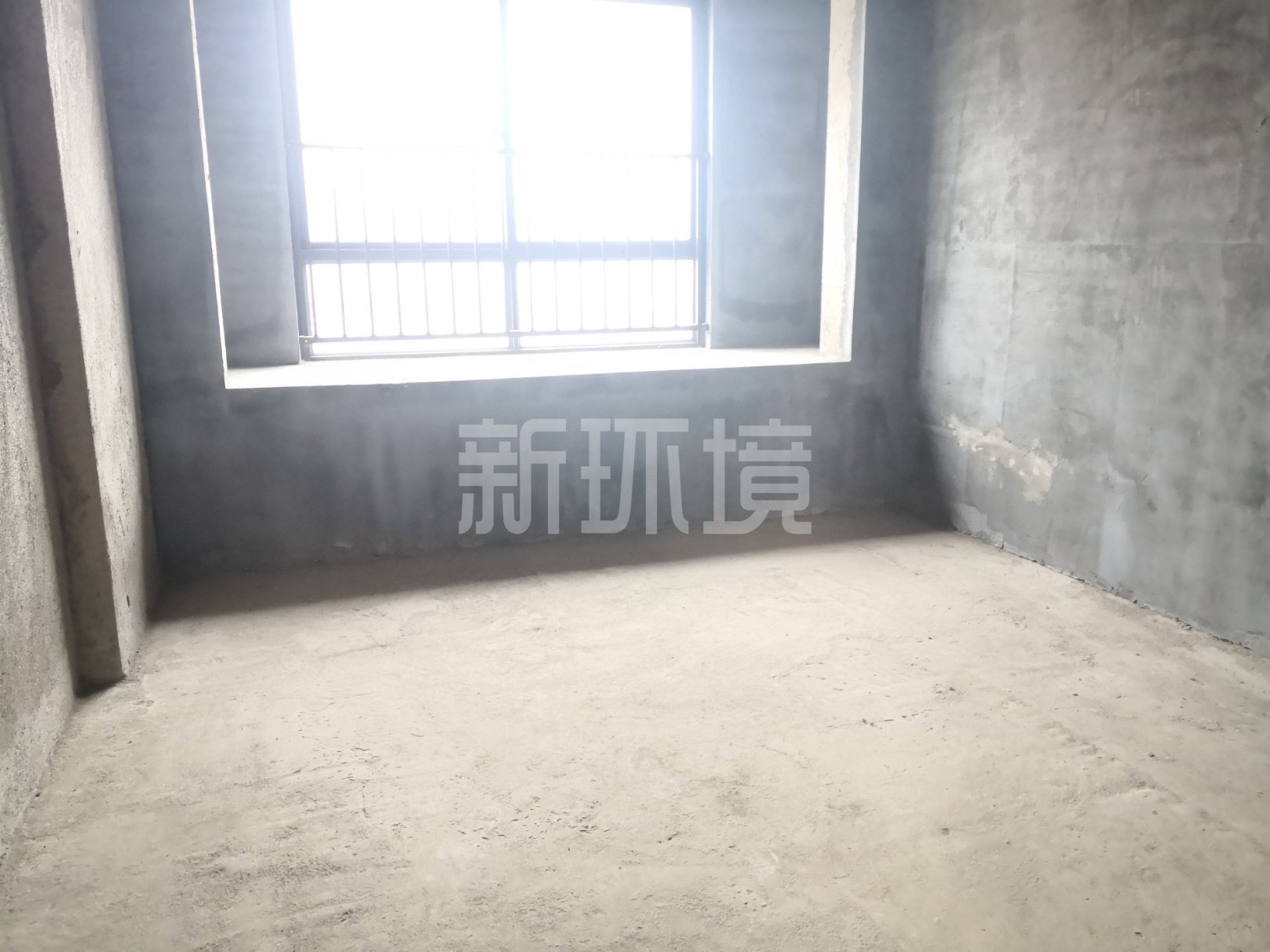 江与城  3室2厅2卫   123.00万客厅