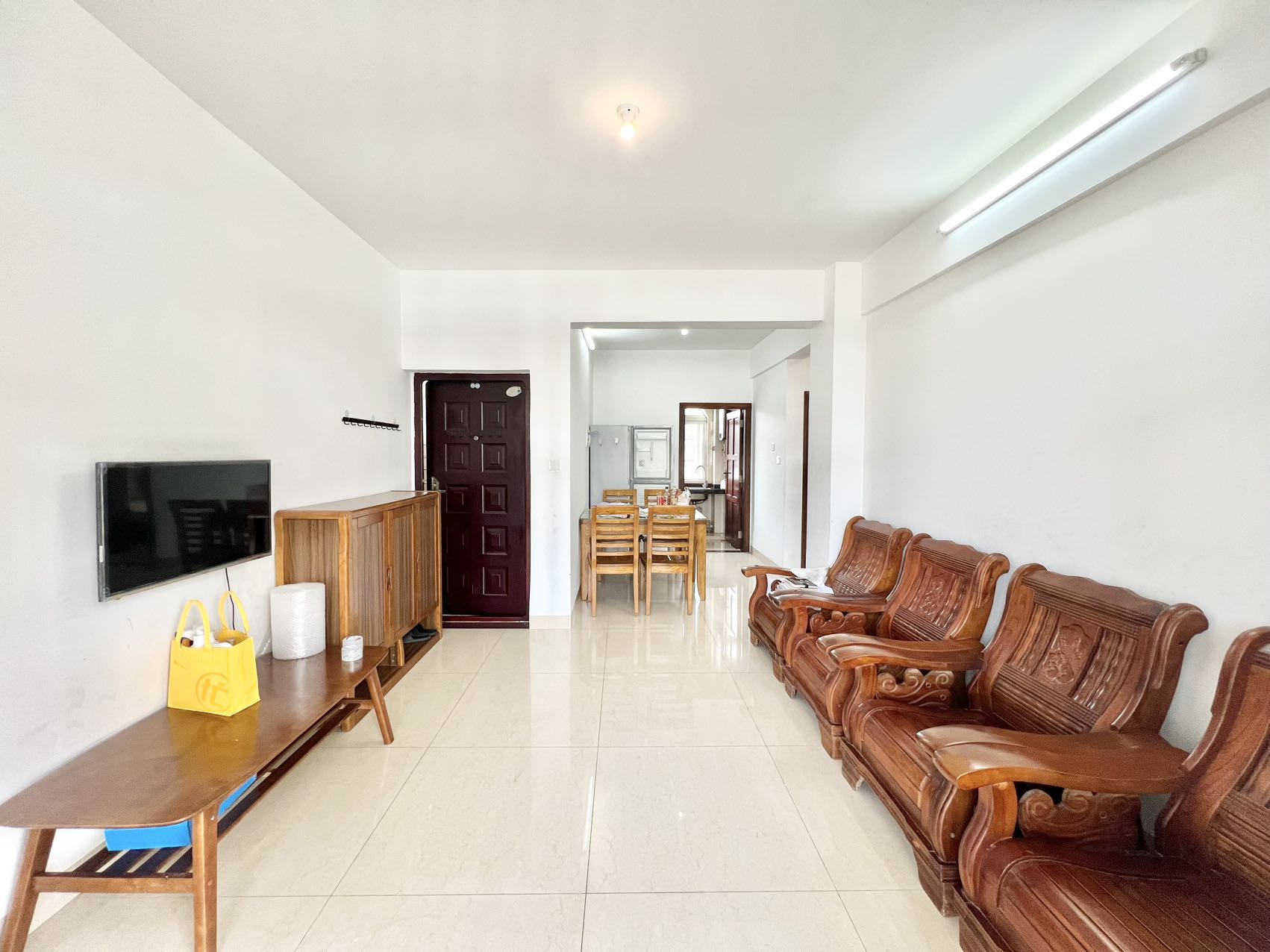 维多利亚花园 2室2厅1卫 1800.0元/月 维多利亚花园 2室2厅1卫 1800.0元/月室内图