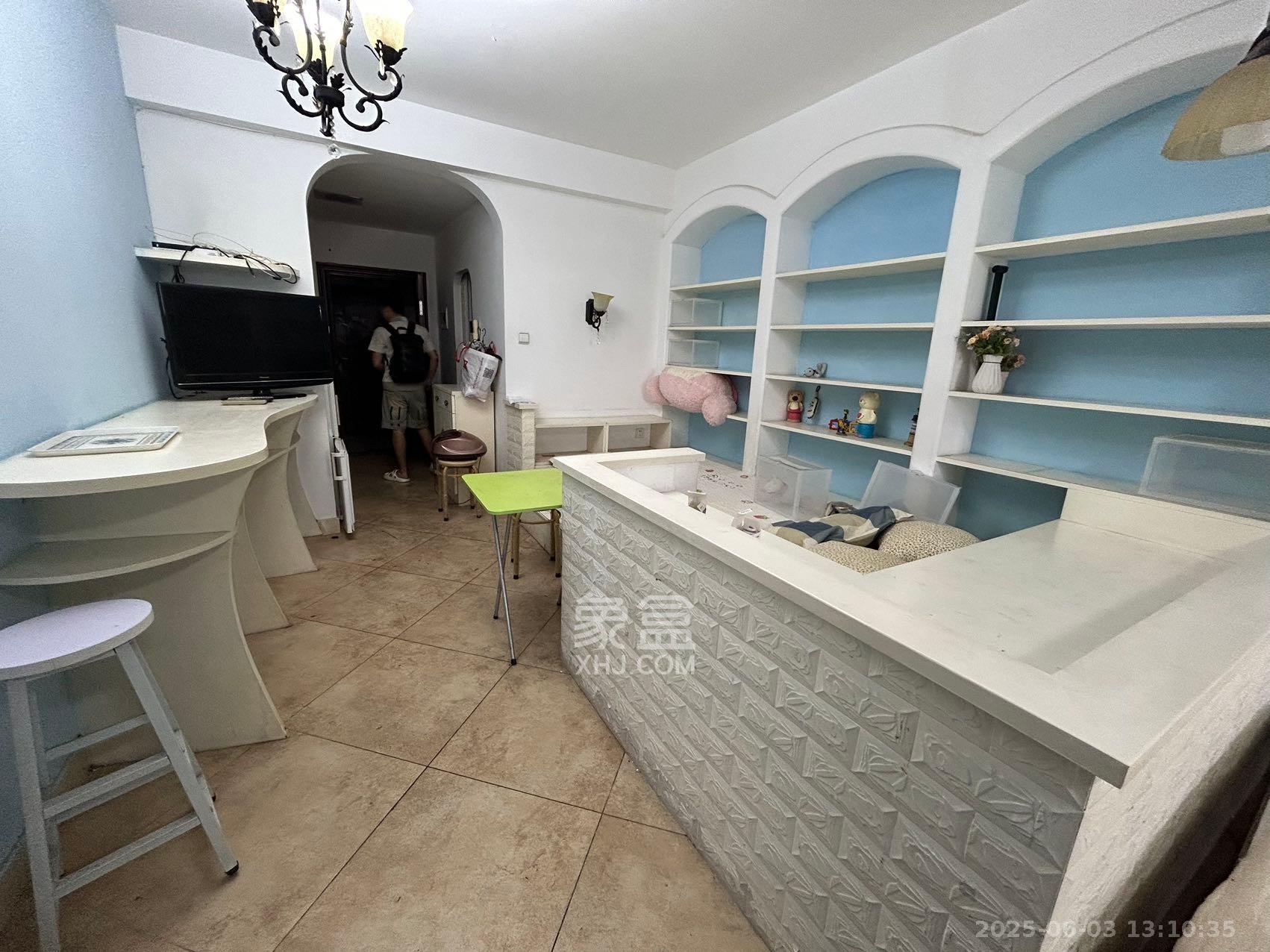 天心华庭 1室1厅1卫 1800.0元/月 天心华庭 1室1厅1卫 1800.0元/月室内图