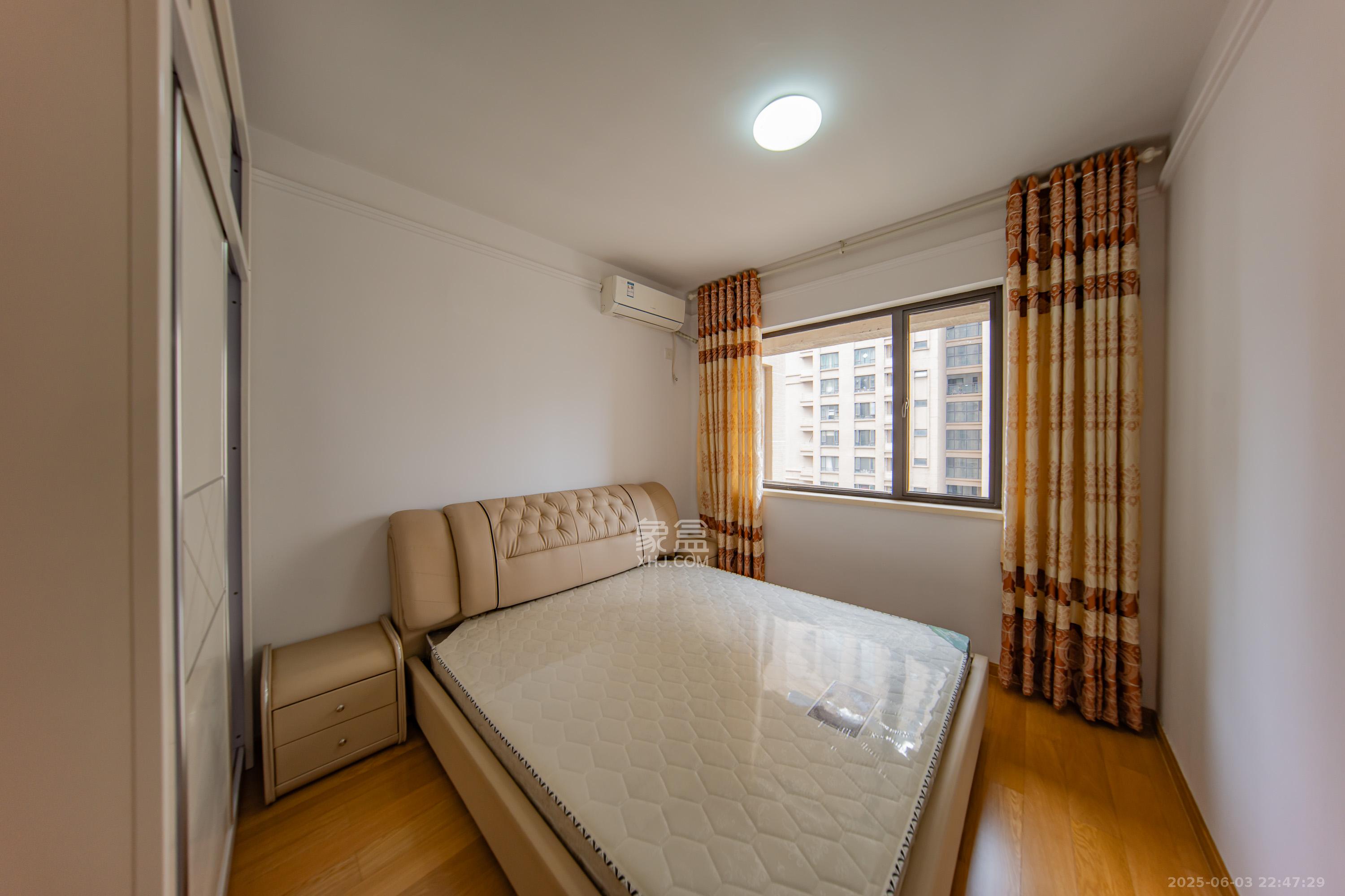 中海国际三期 3室2厅2卫 89.0万 中海国际三期 3室2厅2卫 89.0万卧室