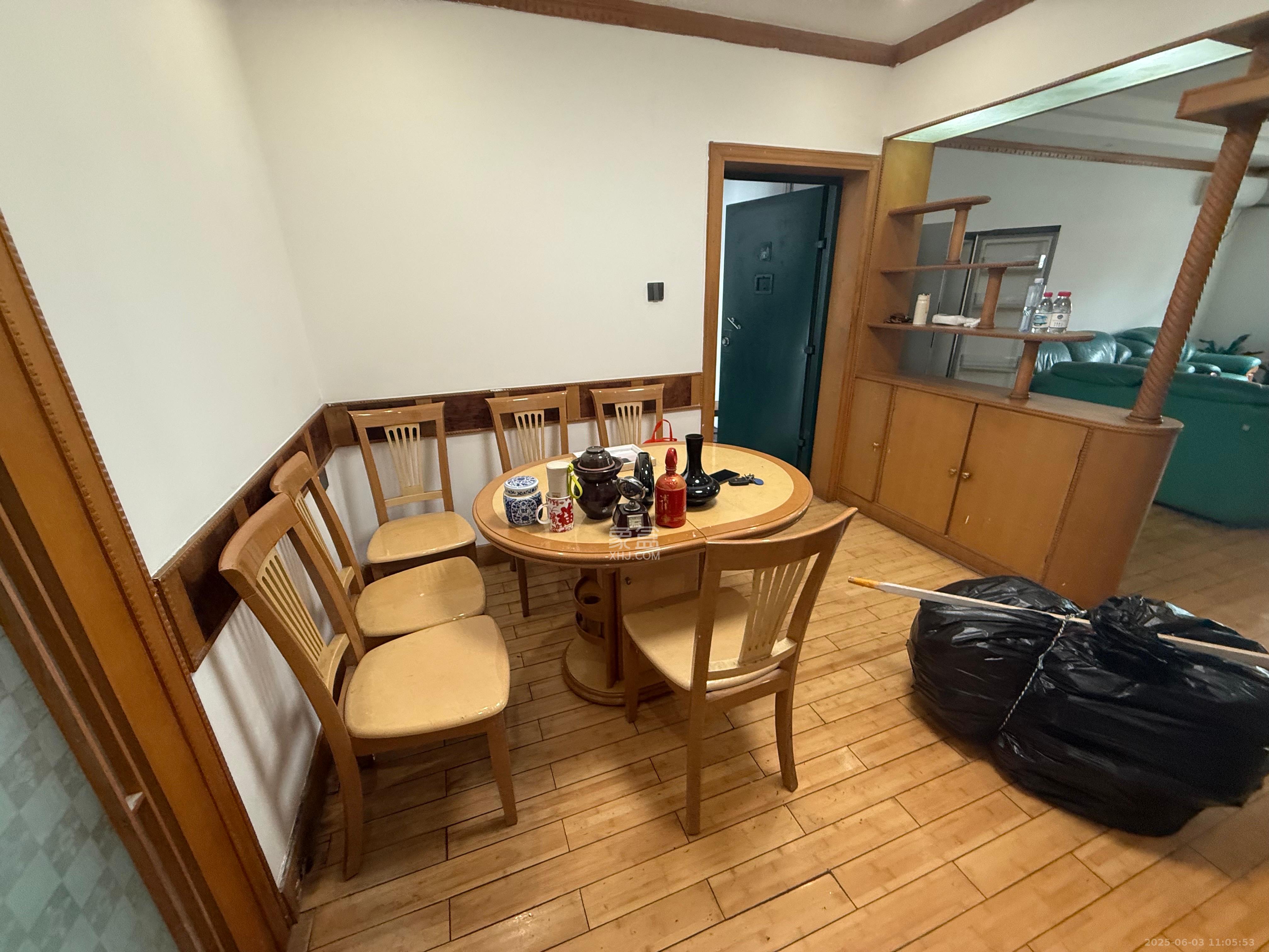 司法厅宿舍  3室1厅2卫    3000.0元/月室内图