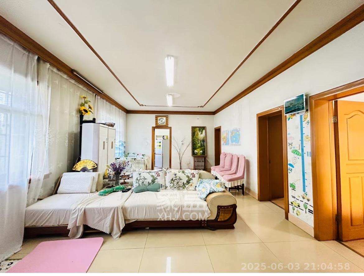 一医院宿舍 3室2厅1卫 1200.0元/月 一医院宿舍 3室2厅1卫 1200.0元/月室内图