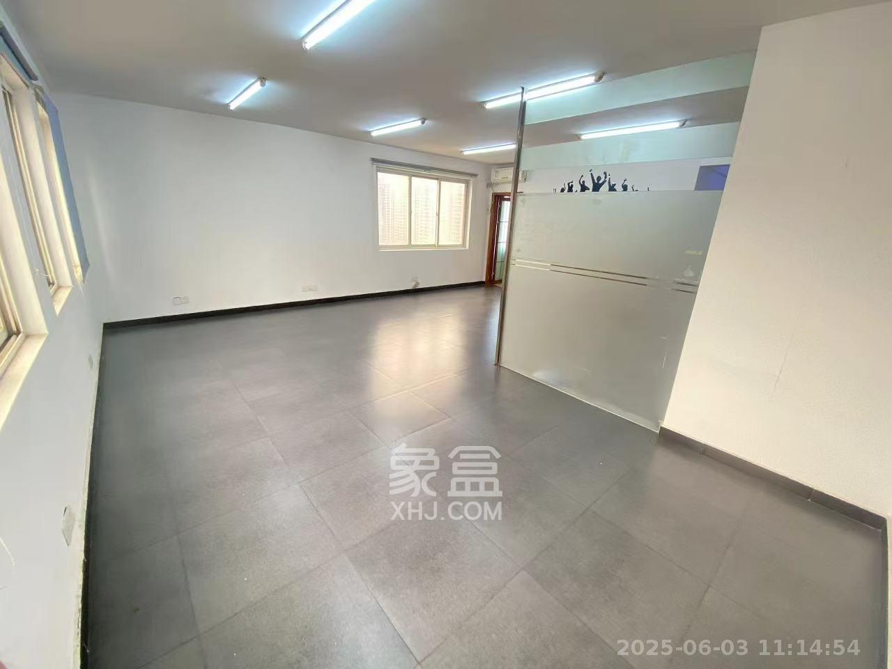 巧克力空间（建鸿达现代大厦）  2室2厅1卫   1800.00元/月室内图