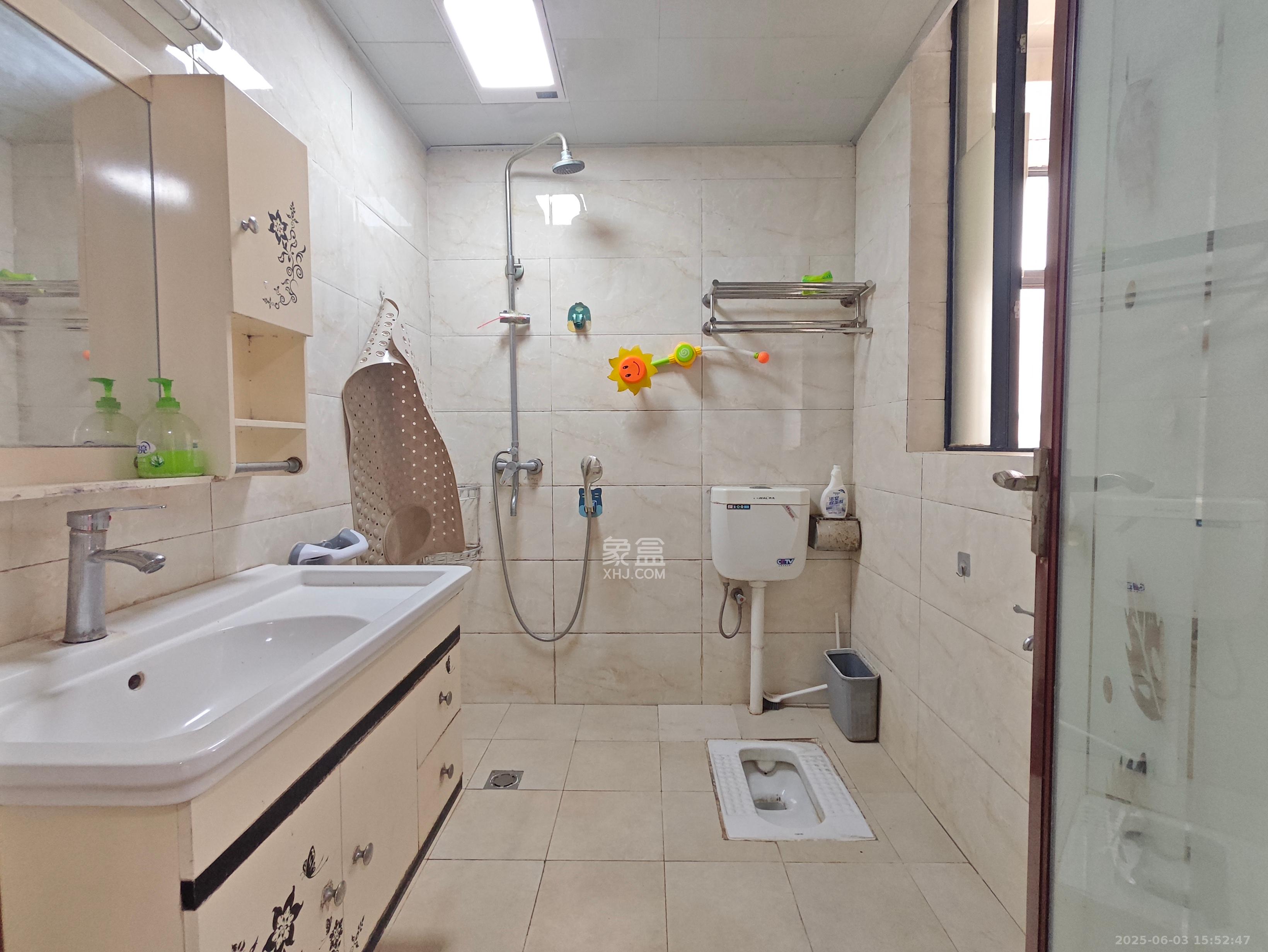 中建麓山和苑  2室2厅1卫   1600.00元/月室内图