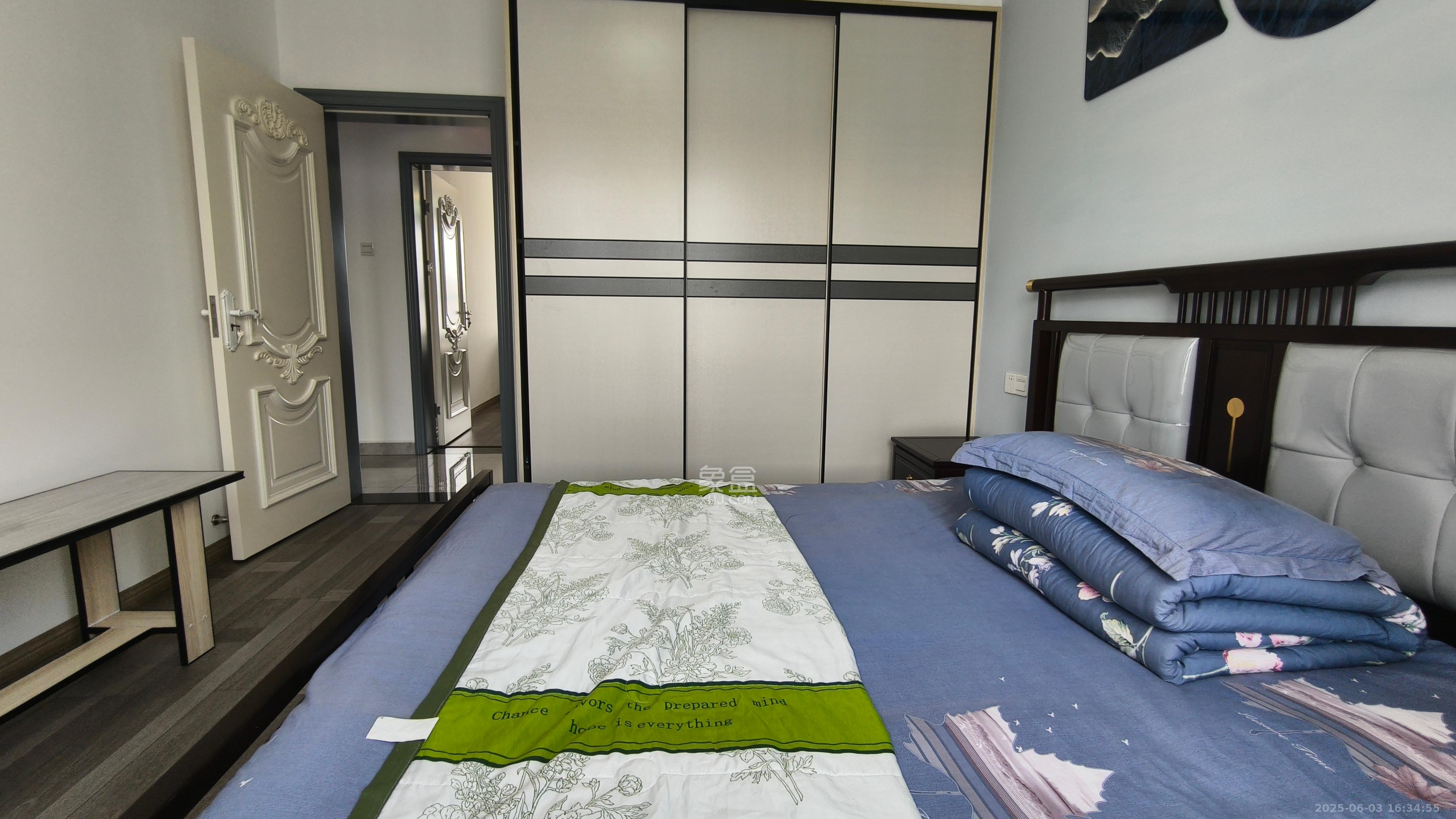 湘楚家园  3室2厅2卫   2500.00元/月室内图