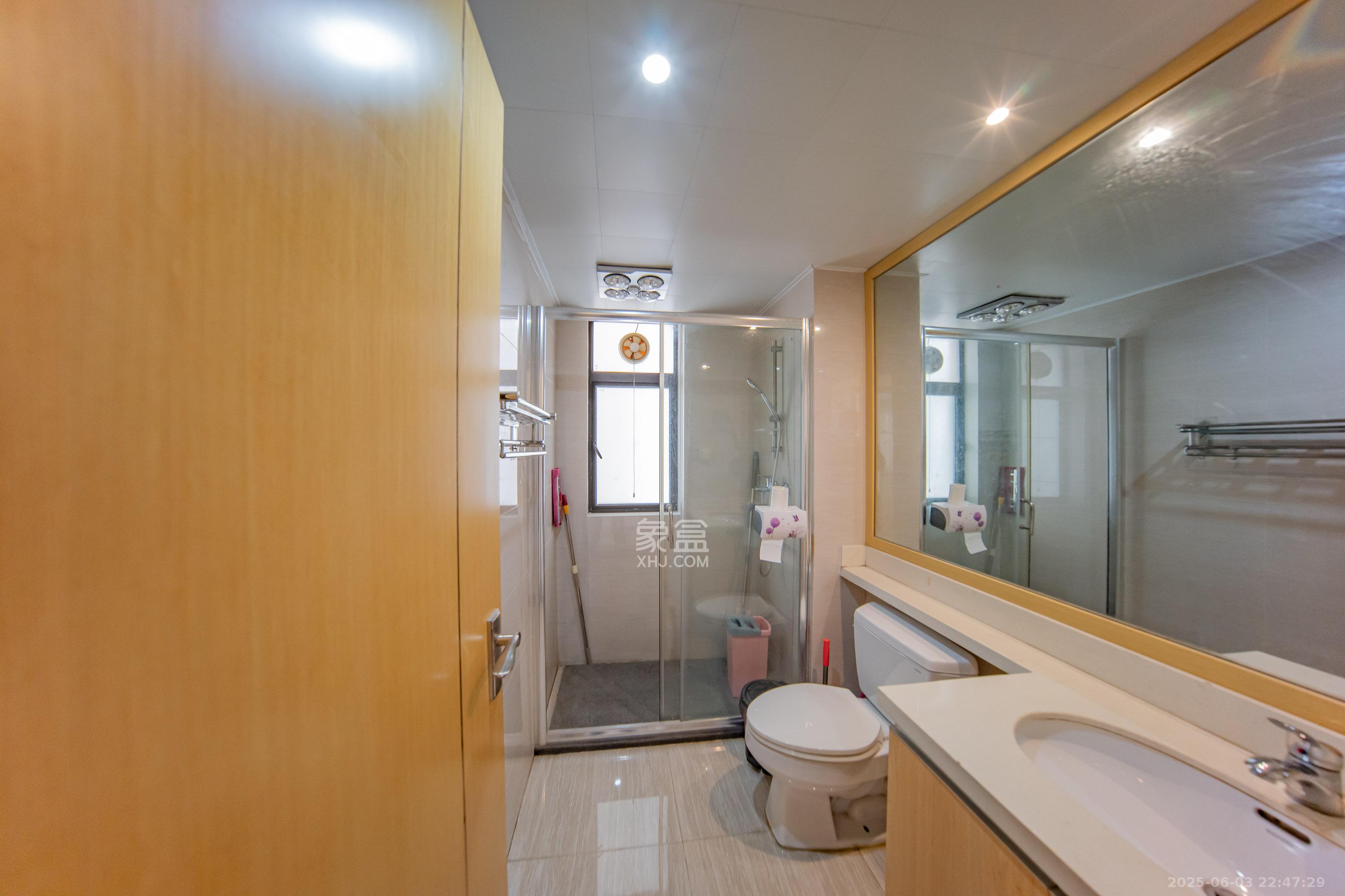 中海国际三期 3室2厅2卫 89.0万 中海国际三期 3室2厅2卫 89.0万卫生间