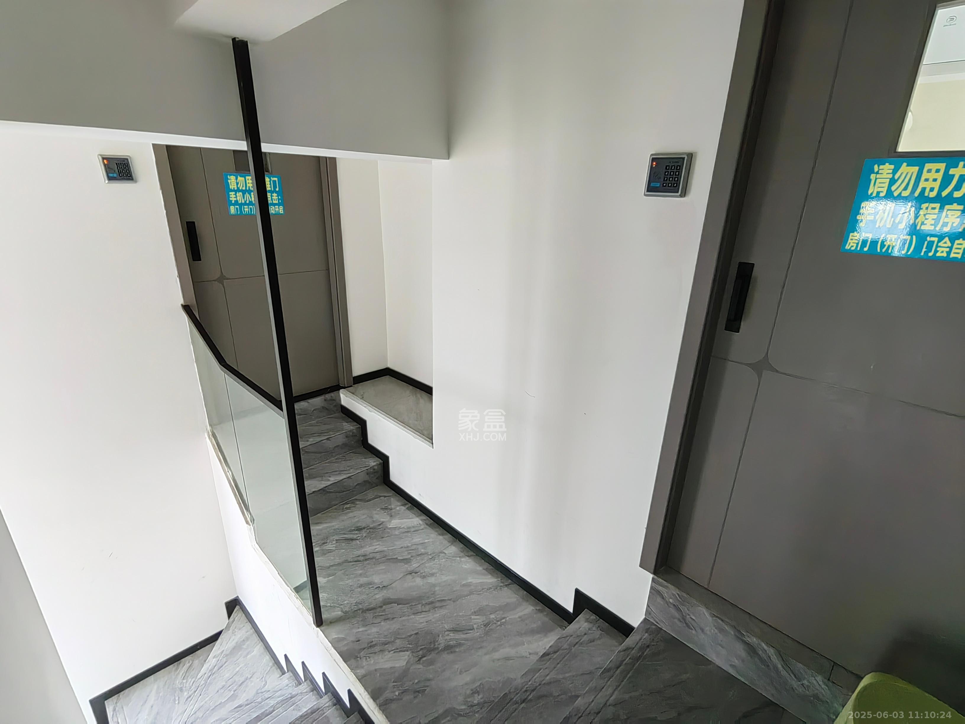 中建嘉和城  2室1厅1卫    2800.0元/月室内图