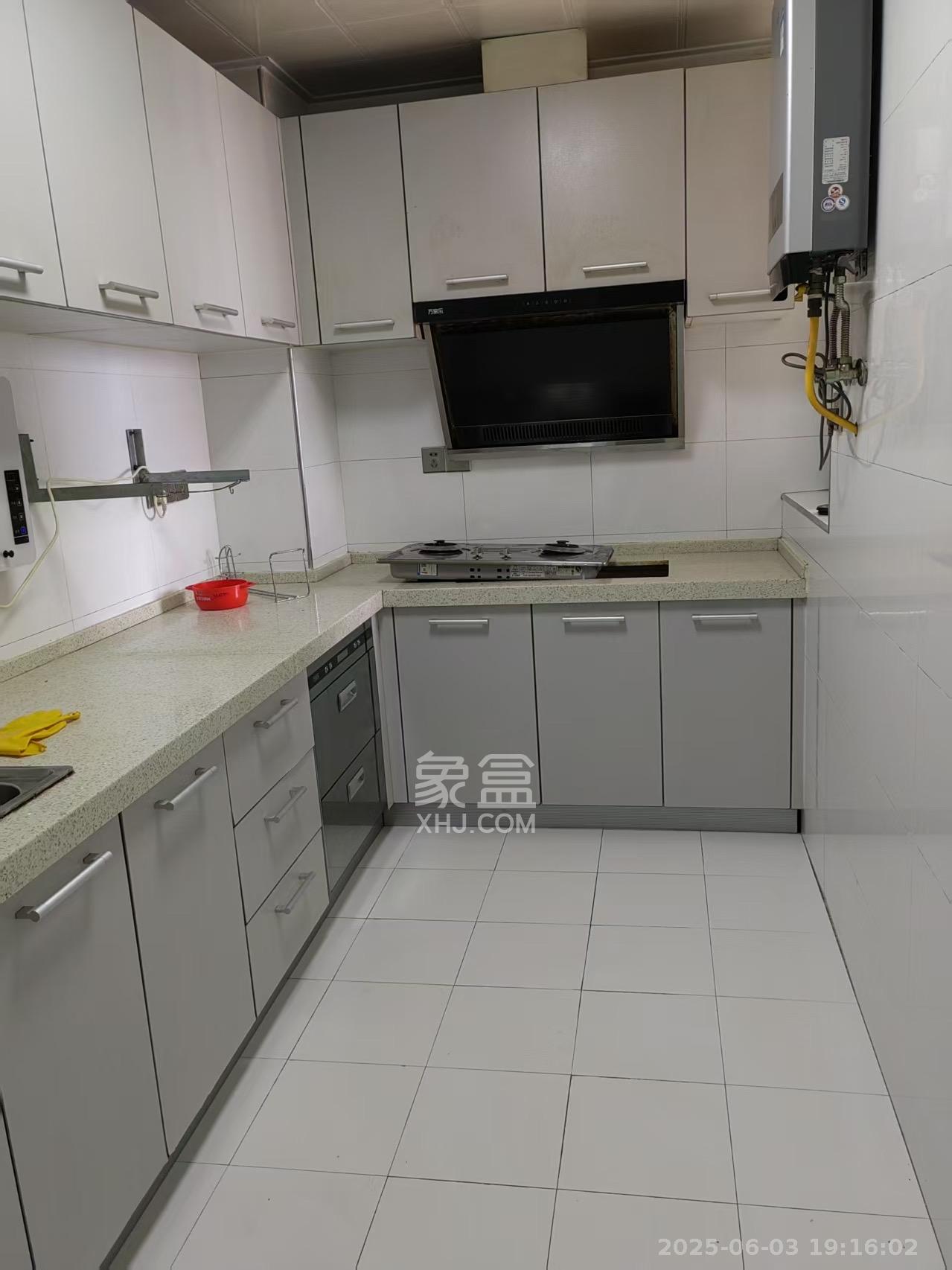 钱隆学府一、二期 2室2厅1卫 1800.0元/月 钱隆学府一、二期 2室2厅1卫 1800.0元/月室内图