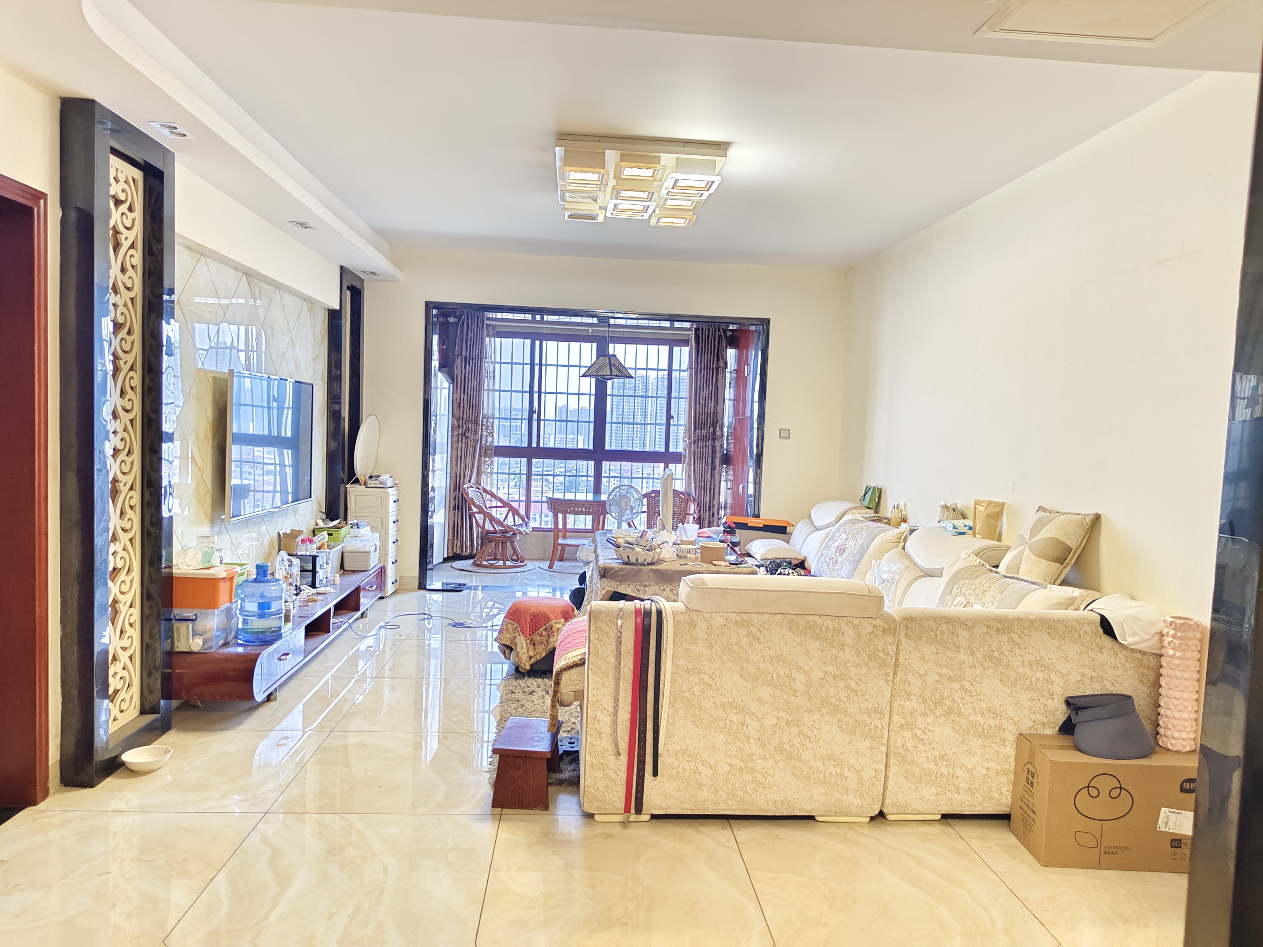 鹏泰路桥大厦 3室2厅2卫 75.0万 鹏泰路桥大厦 3室2厅2卫 75.0万客厅