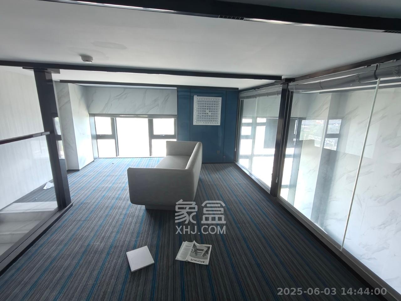 绿地V岛  2室1厅1卫    4000.0元/月 绿地V岛  2室1厅1卫    4000.0元/月室内图