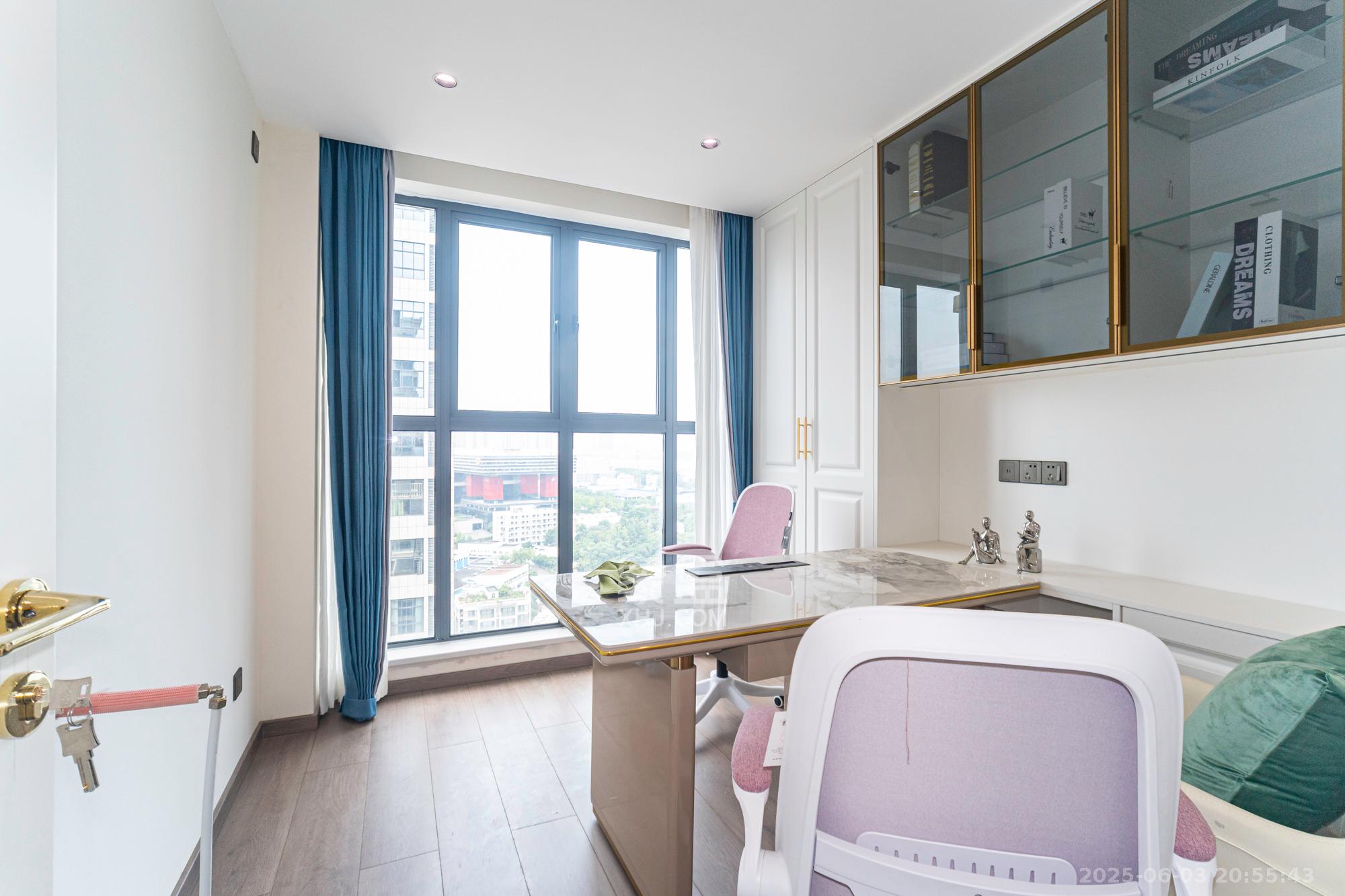 九玺铭城（九玺华府）  4室2厅2卫    112.0万卧室