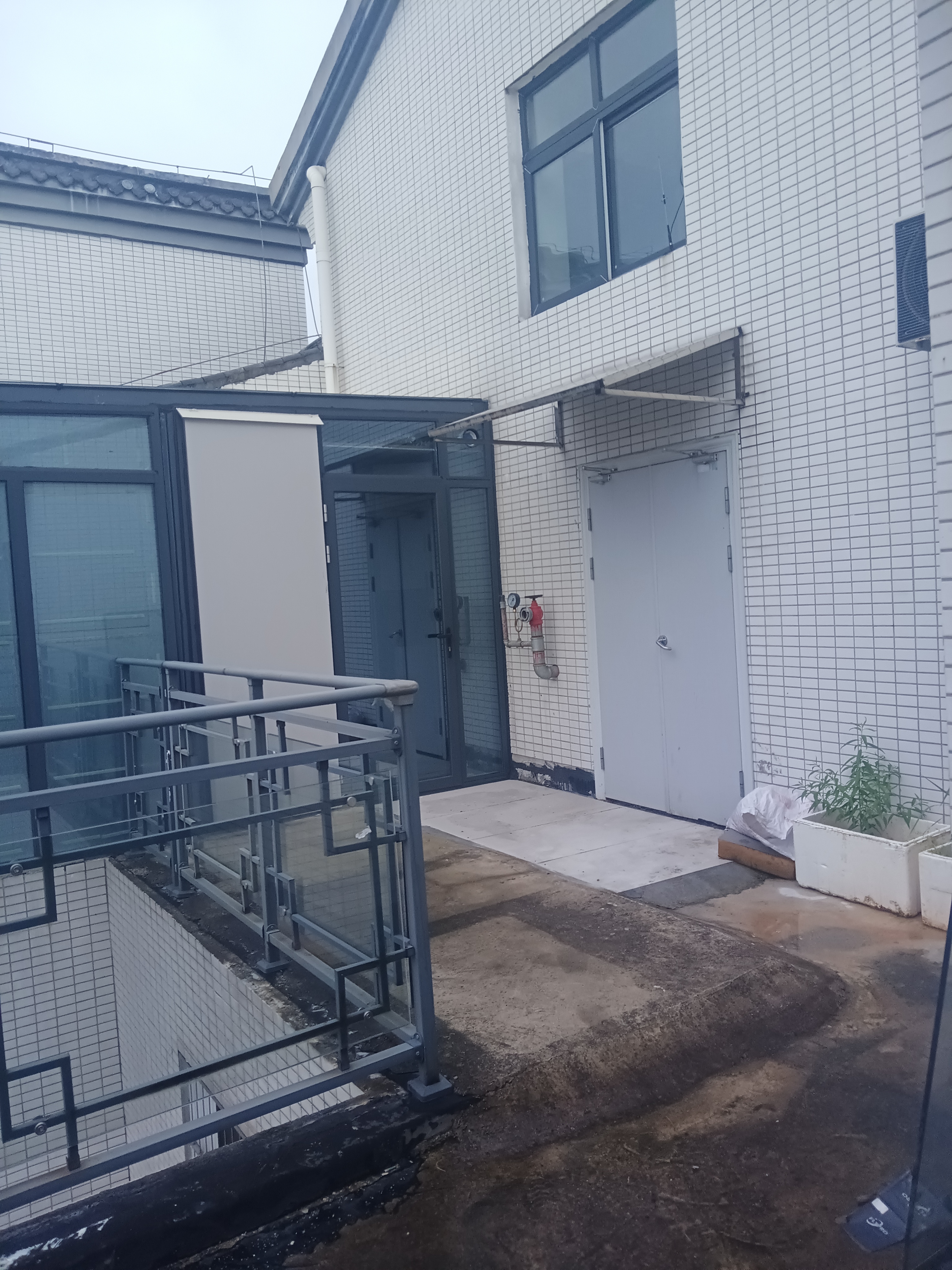 云沙诗意  6室2厅2卫   95.00万客厅