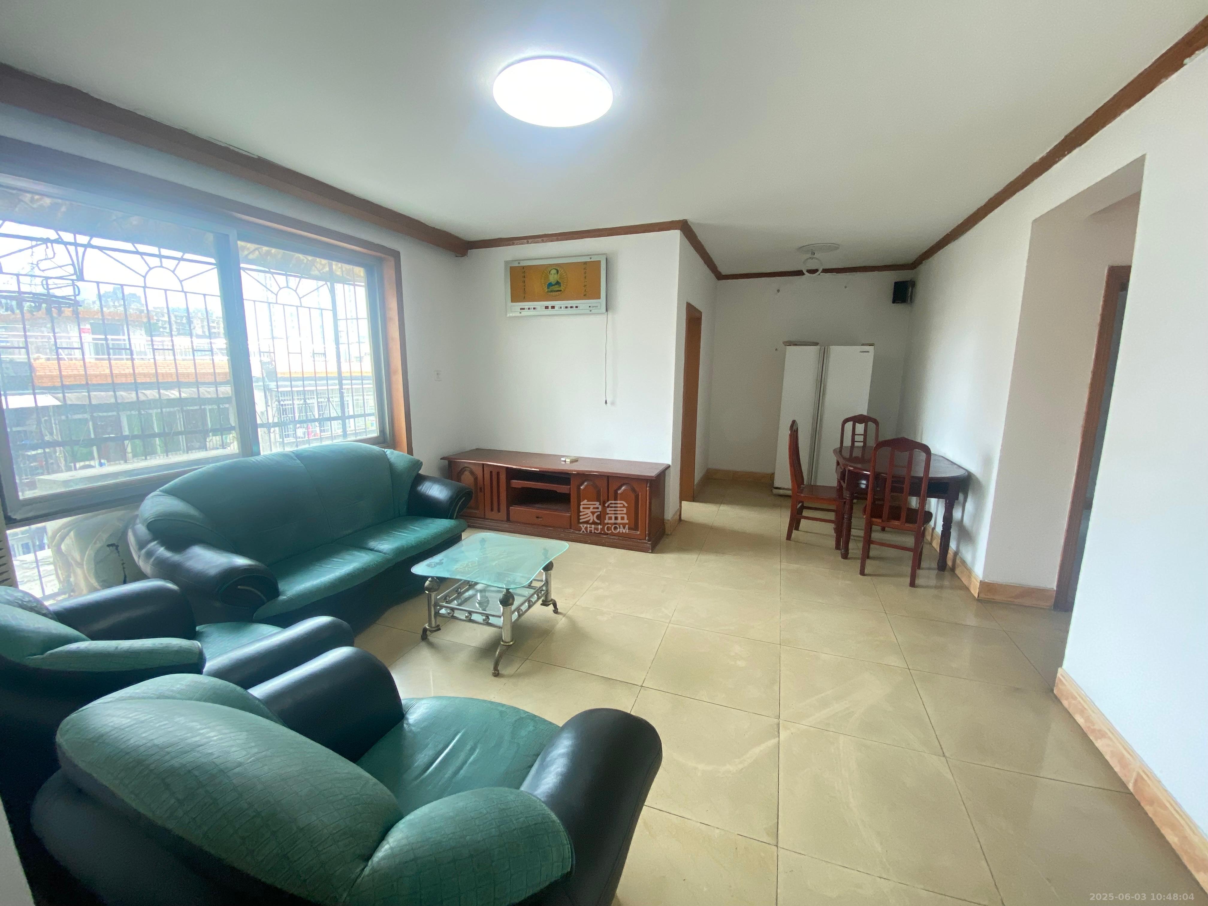 成达花园 3室2厅1卫 1200.0元/月 成达花园 3室2厅1卫 1200.0元/月室内图